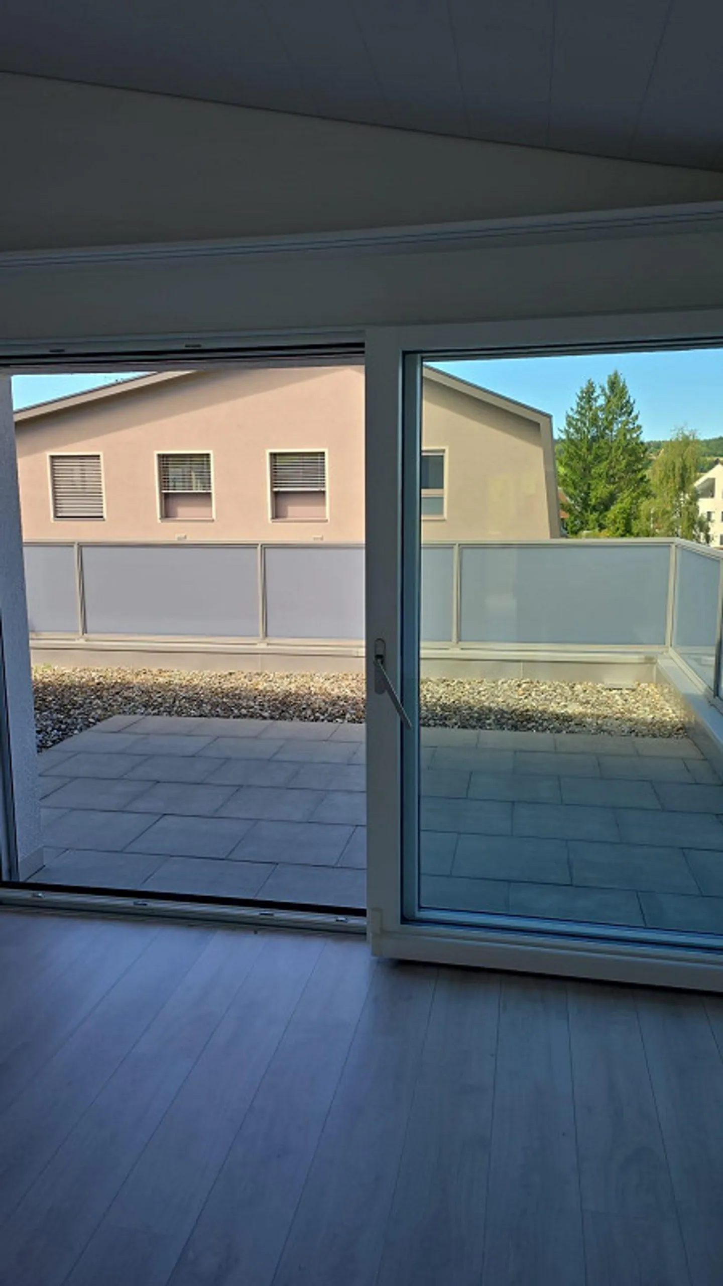 Beautiful 2.5-room attic apartment with large terrace - Photo 2 of 5