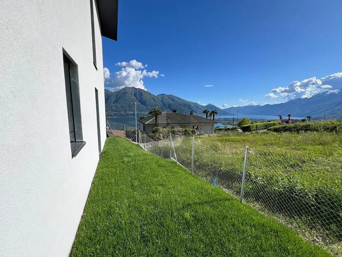 Elegante Wohnung mit Seeblick - Foto 3 von 4