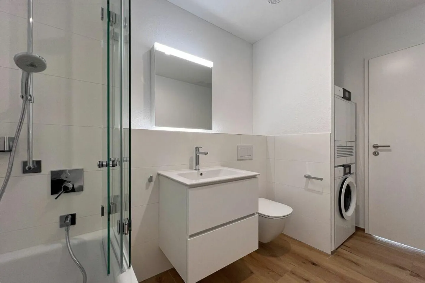 Prima occupazione: Appartamento di alta qualità con 2,5 stanze, due logge e comfort smart home - Foto 7 di 9