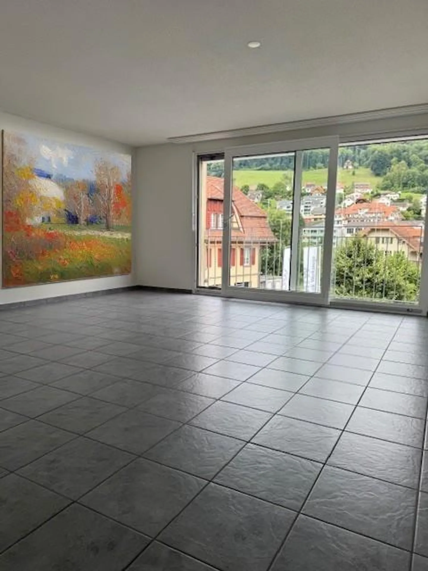 Helle 4.5-Zimmer-Wohnung mit Balkon - Foto 4 von 9