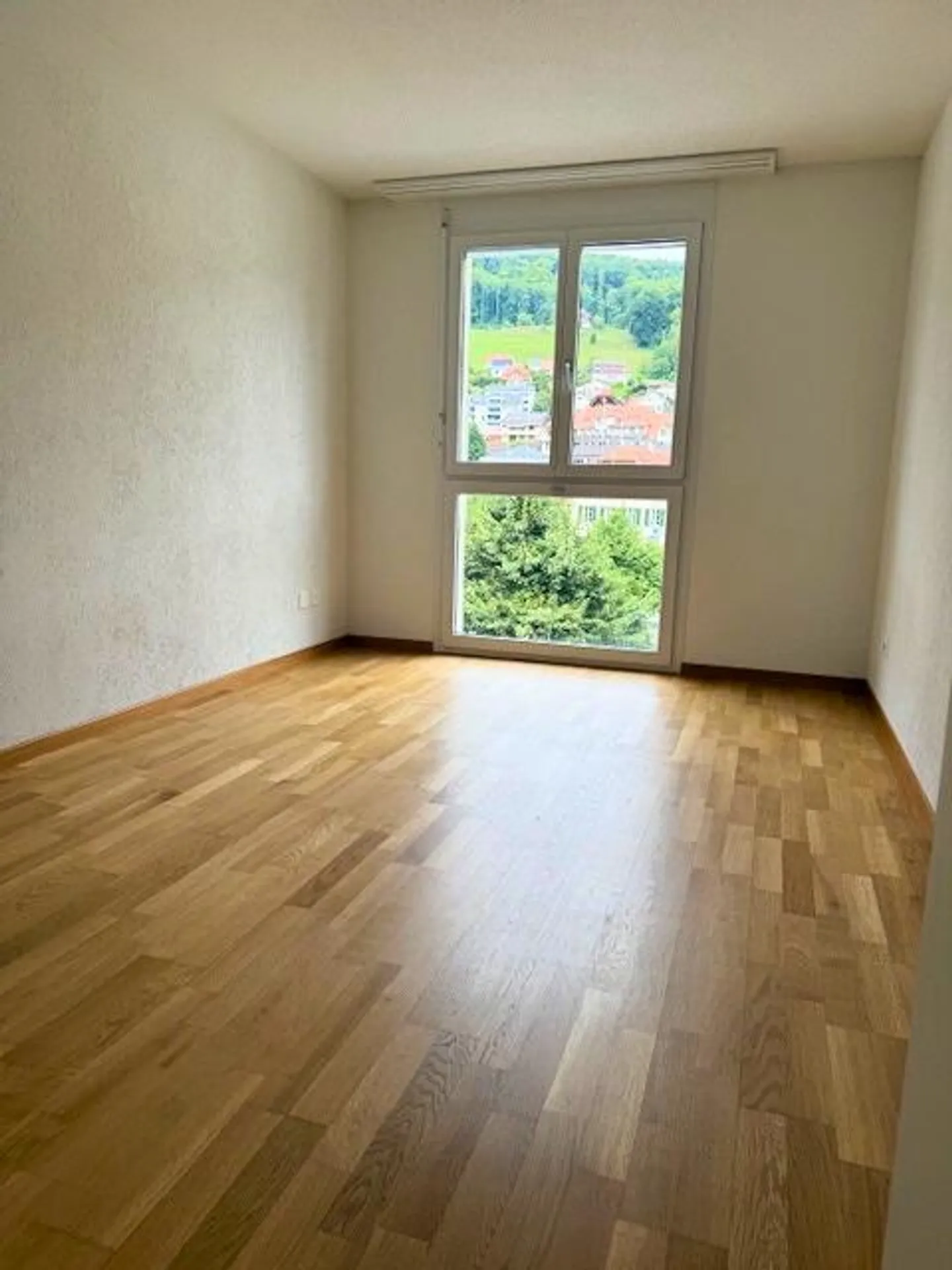 Helle 4.5-Zimmer-Wohnung mit Balkon - Foto 6 von 9