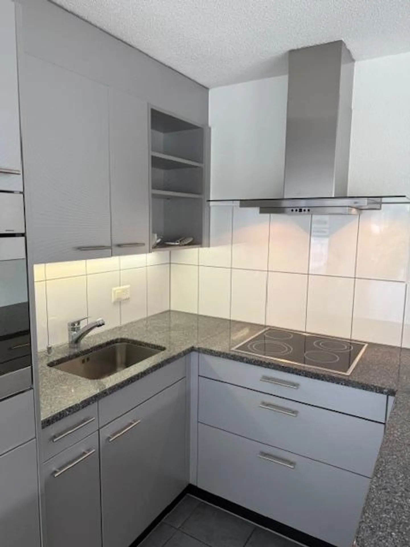 Helle 4.5-Zimmer-Wohnung mit Balkon - Foto 2 von 9