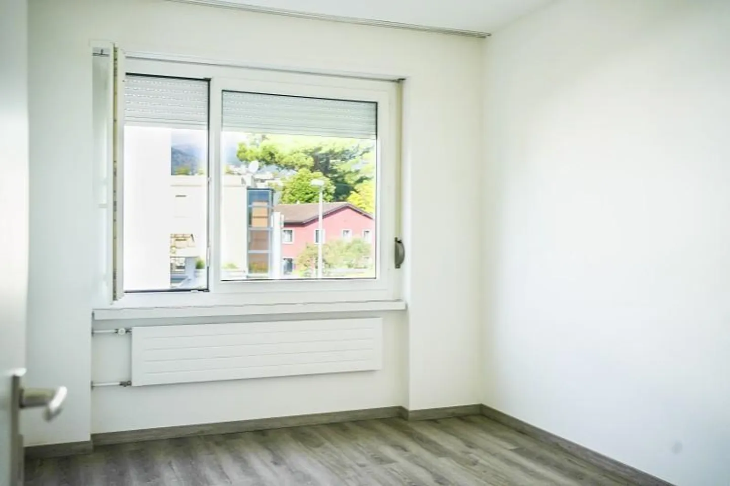 Appartamento 3 1/2 locali in una posizione molto tranquilla e soleggiata con vista - Foto 7 di 18