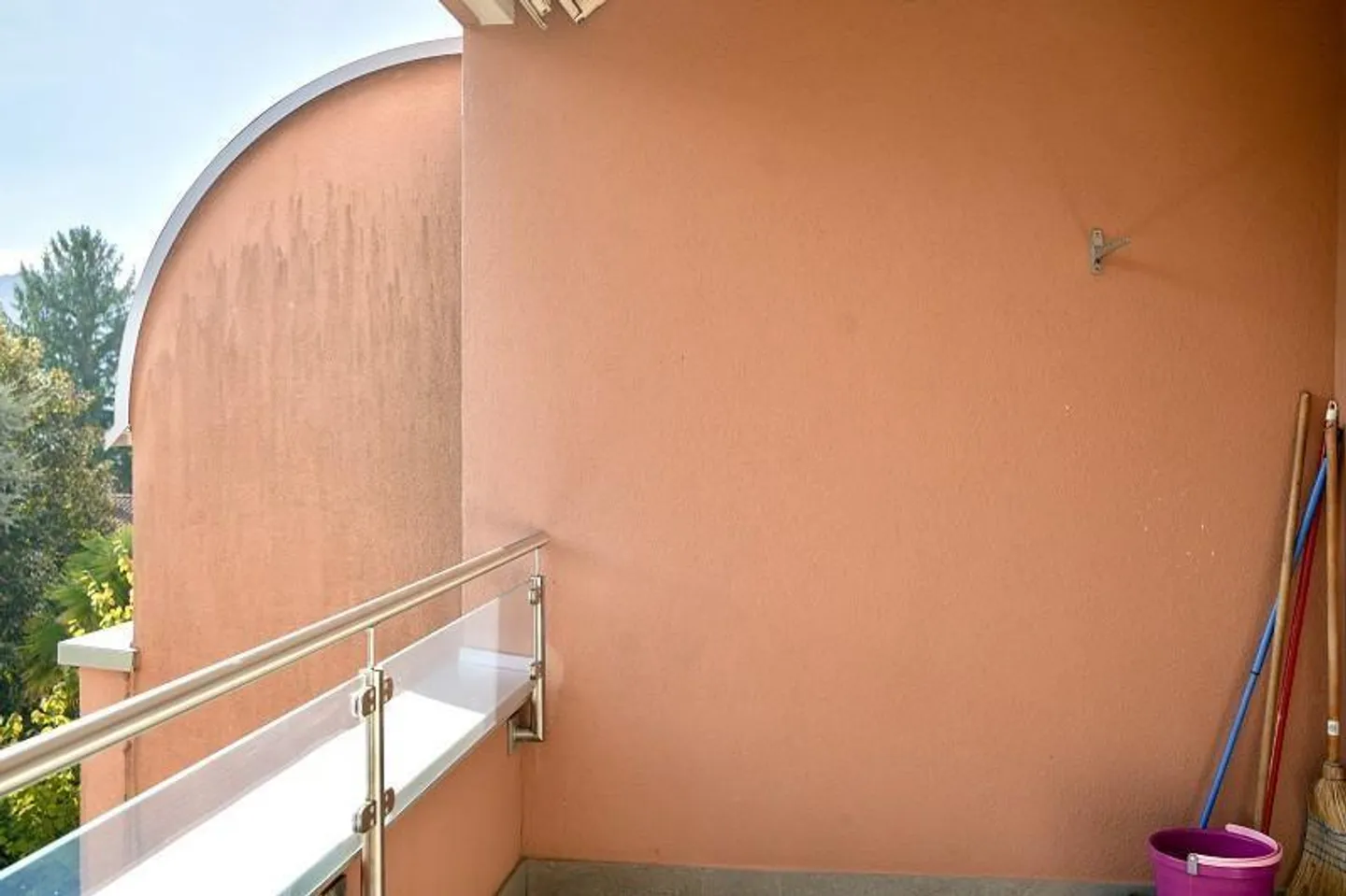 Appartamento 3 1/2 locali in una posizione molto tranquilla e soleggiata con vista - Foto 11 di 18
