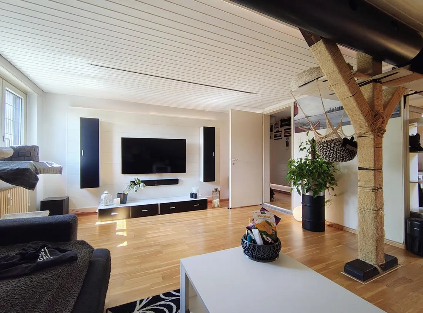 Beautiful, bright 1-room attic in Birsfelden - Photo 3 of 9
