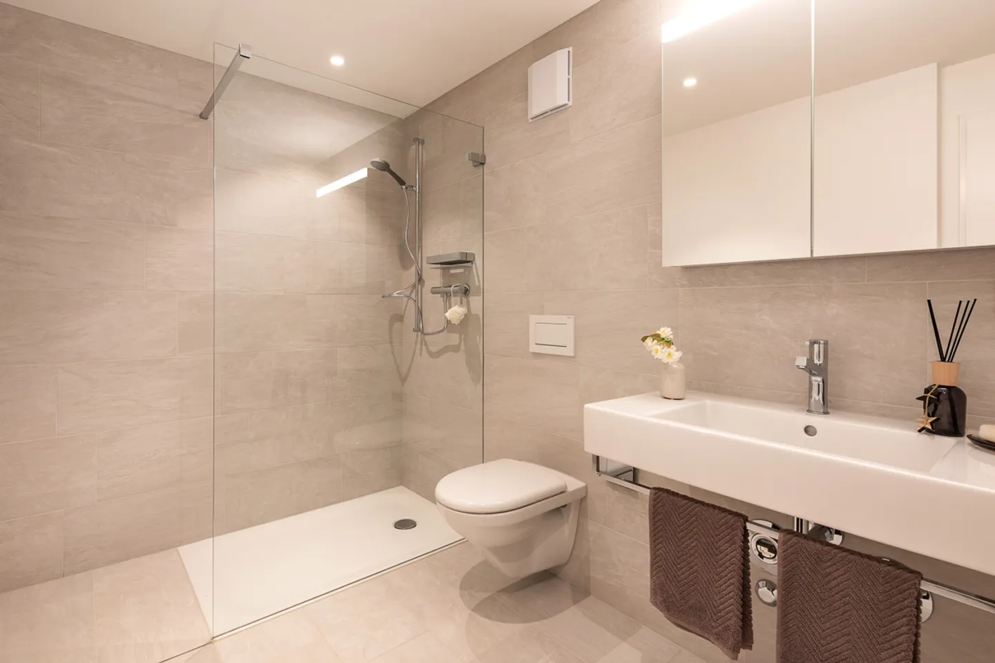 Moderne Attikawohnung in Zürich - Foto 4 von 8