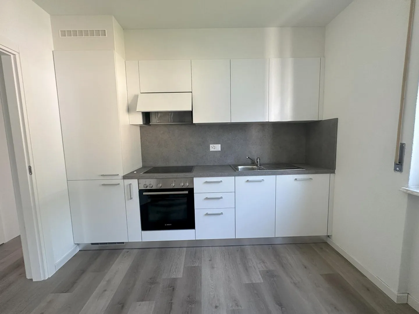 Elegante 3.5 locali all’ultimo piano ristrutturato - Foto 2 di 7