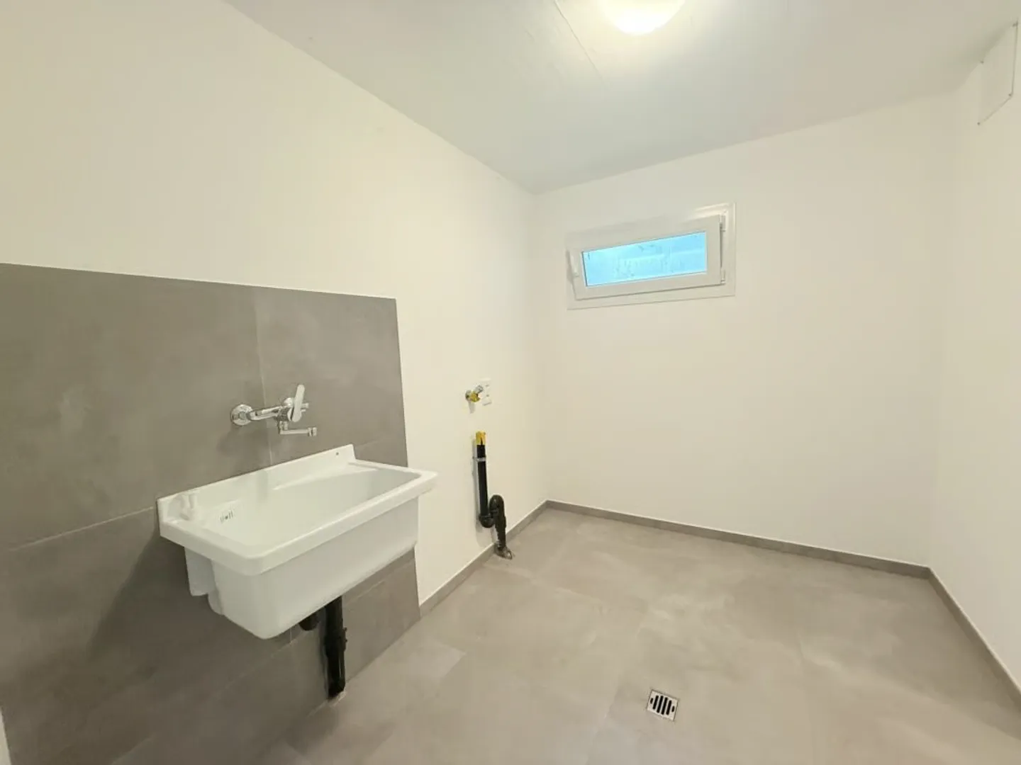 4,5-Zimmer-Wohnung mittlerer/höherer Standard in einem Gebäude mit nur 3 Wohneinheiten - Foto 12 von 12