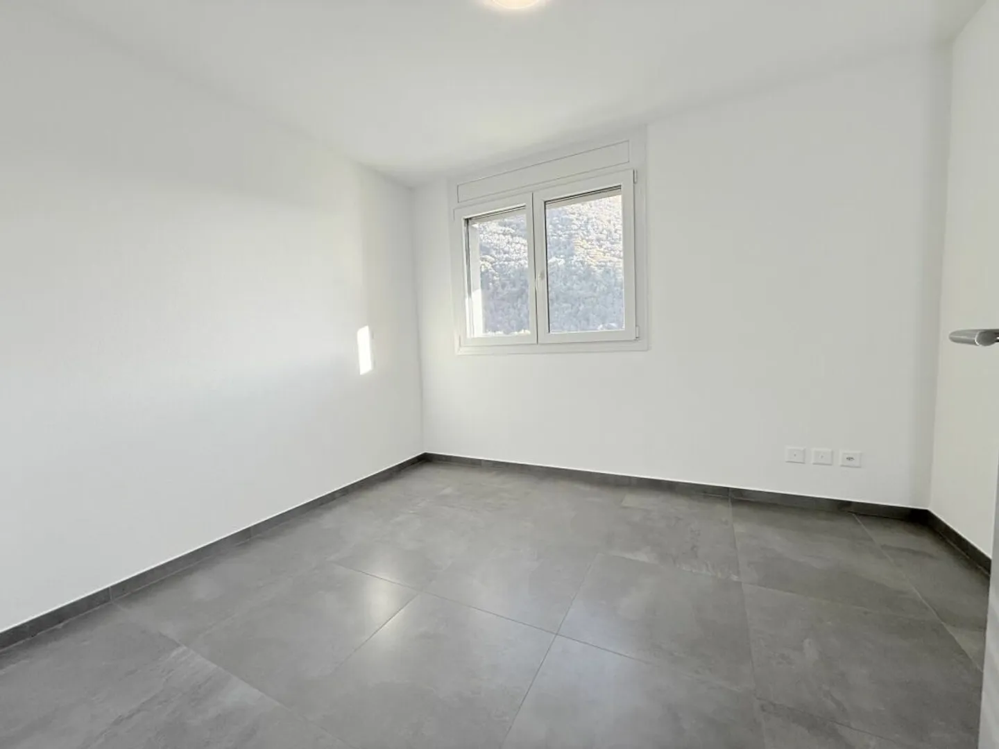 4,5-Zimmer-Wohnung mittlerer/höherer Standard in einem Gebäude mit nur 3 Wohneinheiten - Foto 10 von 12