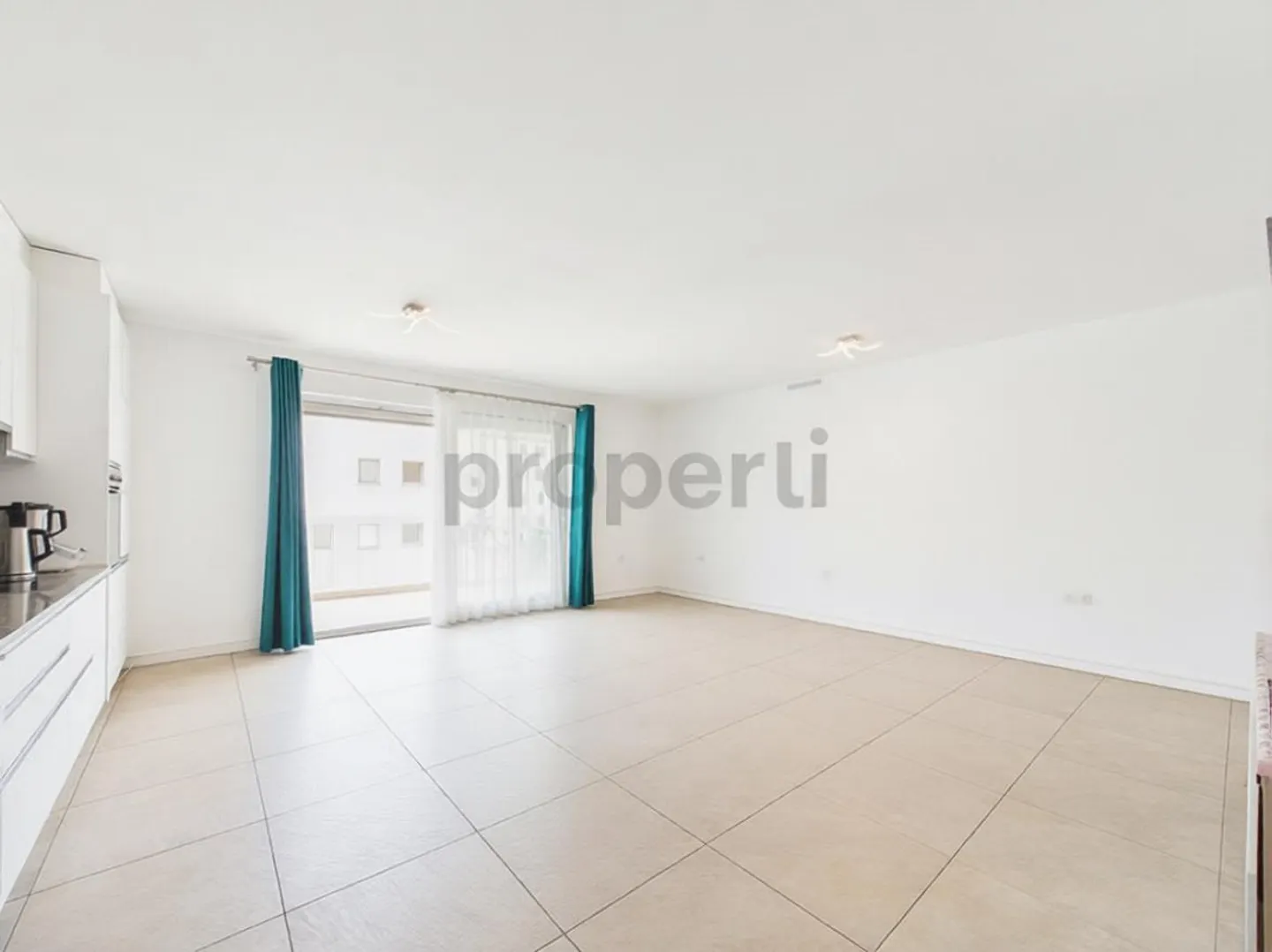 Elegant 4.5-room apartment in Bellinzona with 30 sqm terrace - Photo 1 of 16