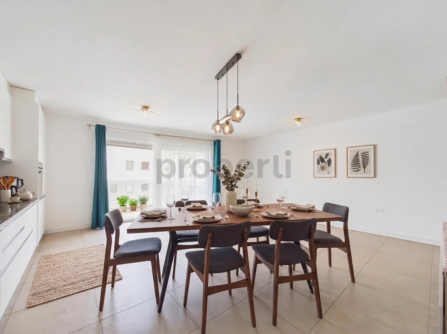 Elegant 4.5-room apartment in Bellinzona with 30 sqm terrace - Photo 2 of 16
