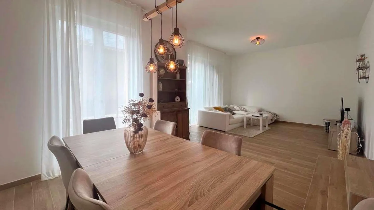 Partie d'une maison jumelée à VENDRE, 4,5 pièces - Photo 1 sur 12