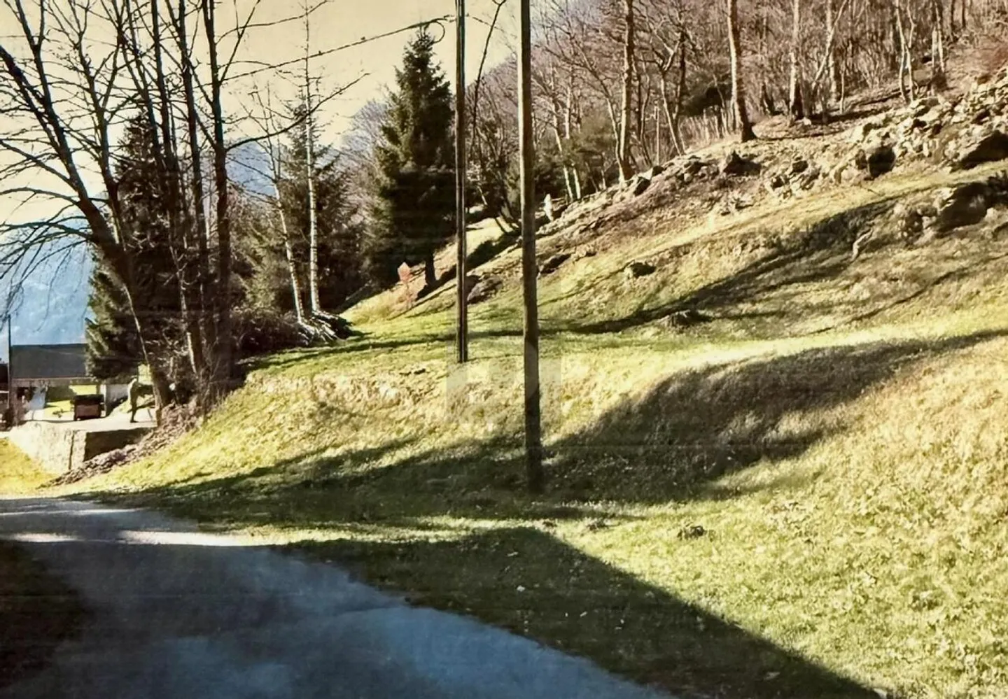 Terreno spazioso con vista mozzafiato - Foto 1 di 3