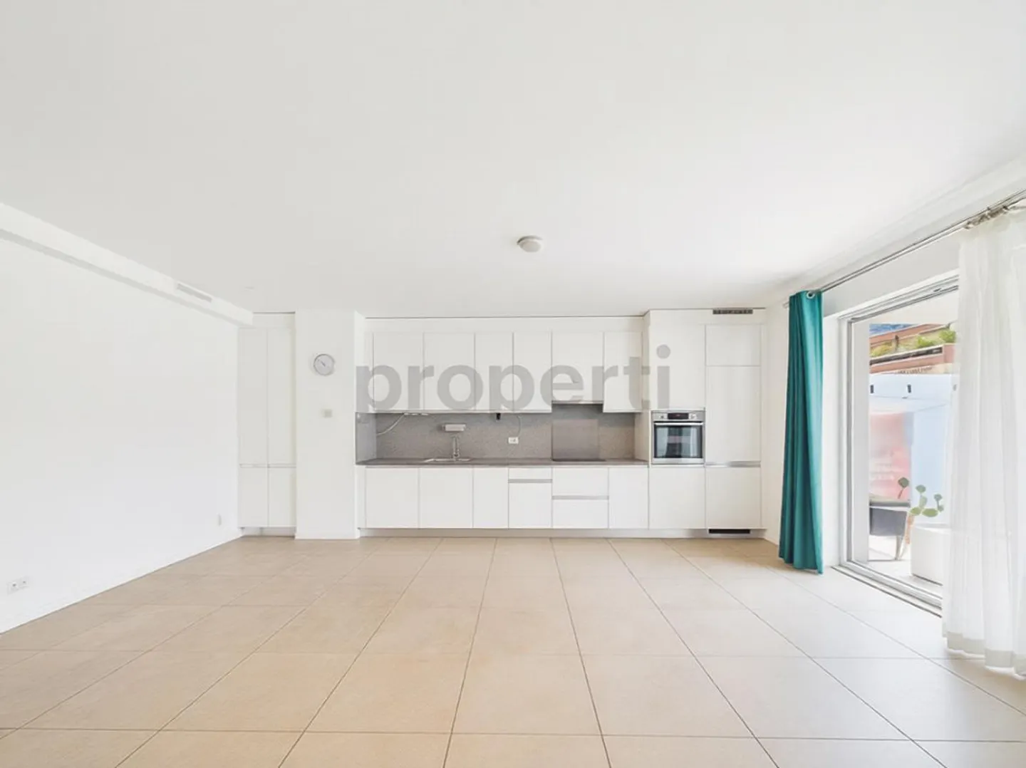 Elegant 4.5-room apartment in Bellinzona with 30 sqm terrace - Photo 4 of 16