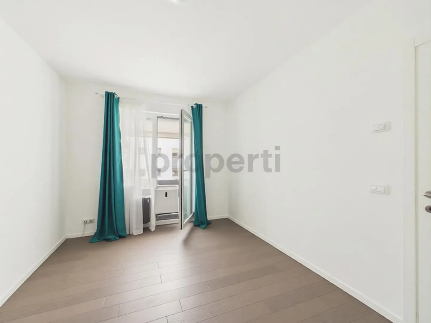 Elegant 4.5-room apartment in Bellinzona with 30 sqm terrace - Photo 7 of 16