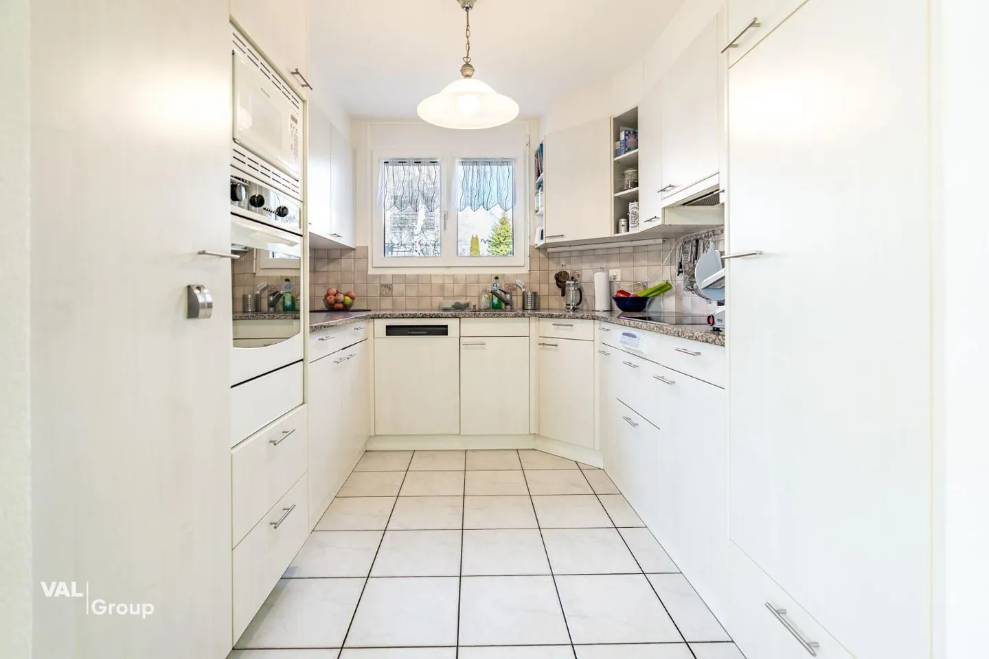 Exclusive living with large terrace, view and tranquility - Photo 8 of 13