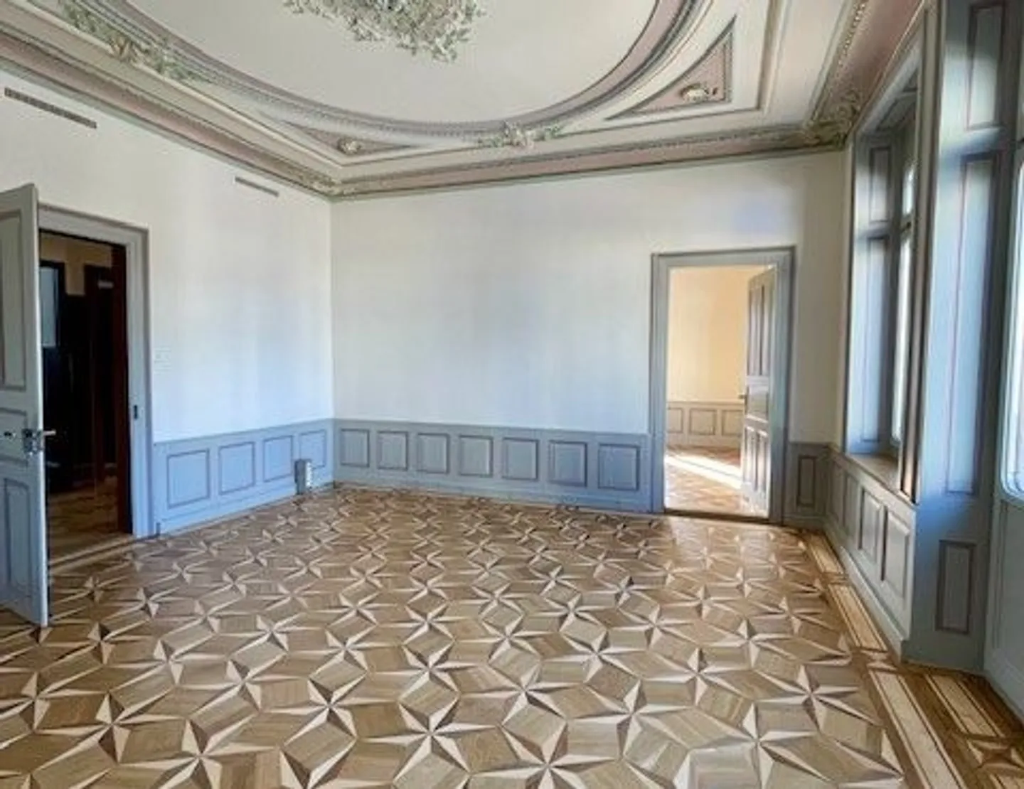 Villa storica rappresentativa con uffici completamente sviluppati - Foto 8 di 21