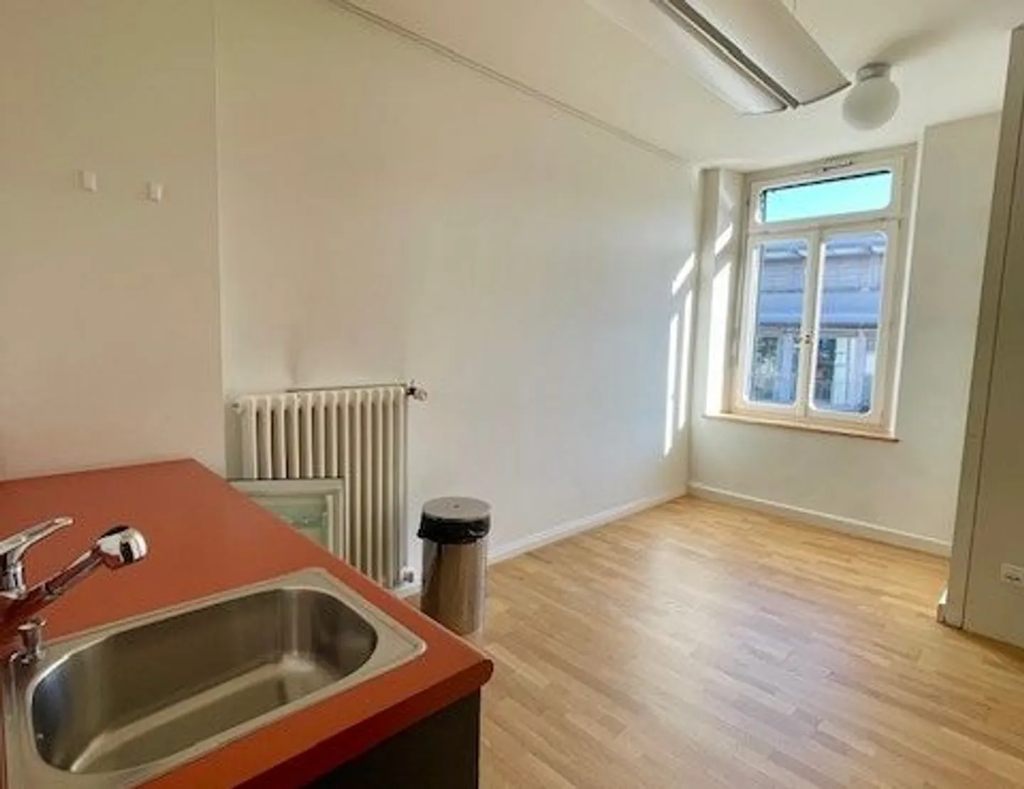 Villa storica rappresentativa con uffici completamente sviluppati - Foto 13 di 21