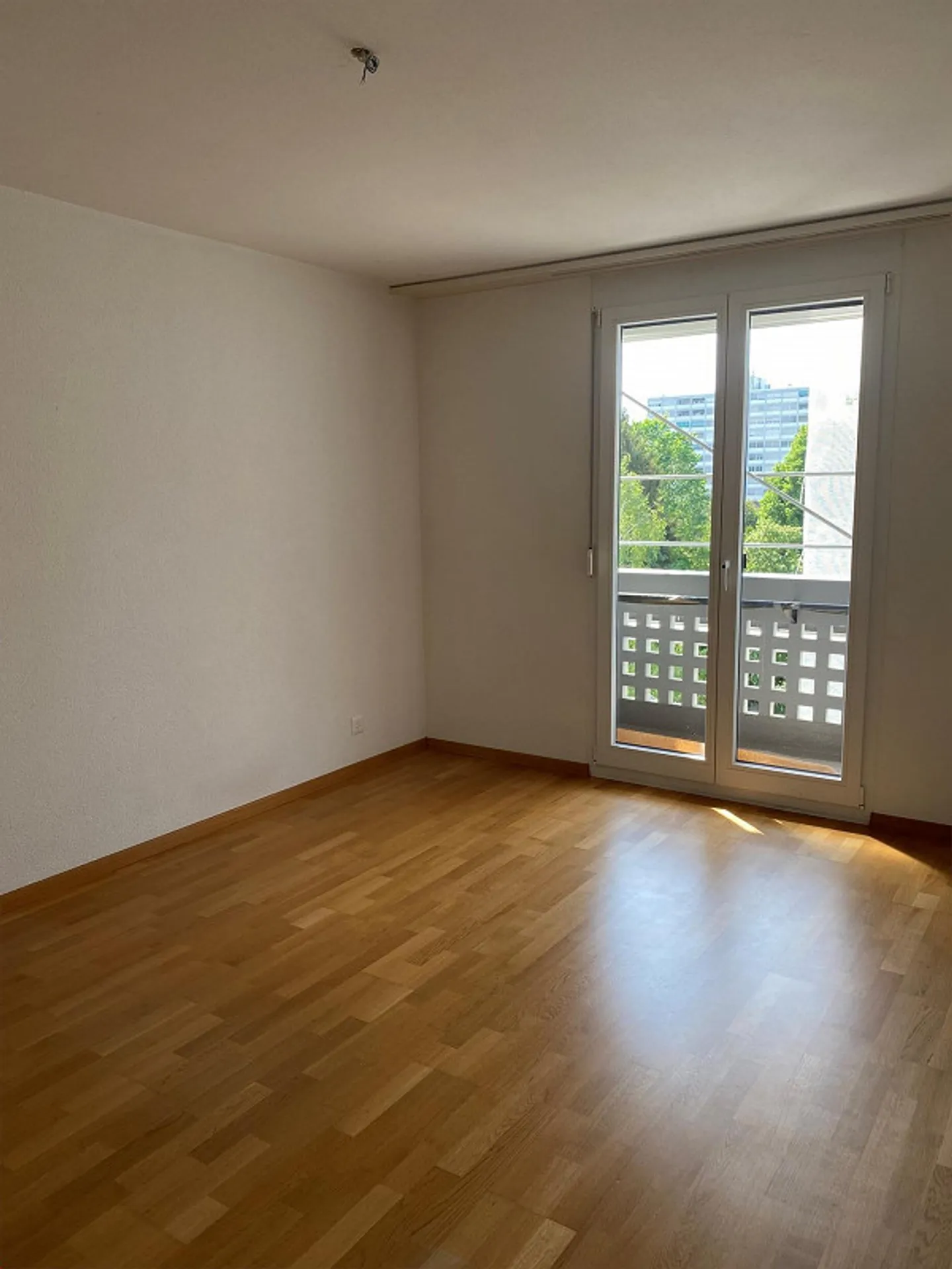 Appartamento luminoso con vista sul verde - Foto 4 di 7