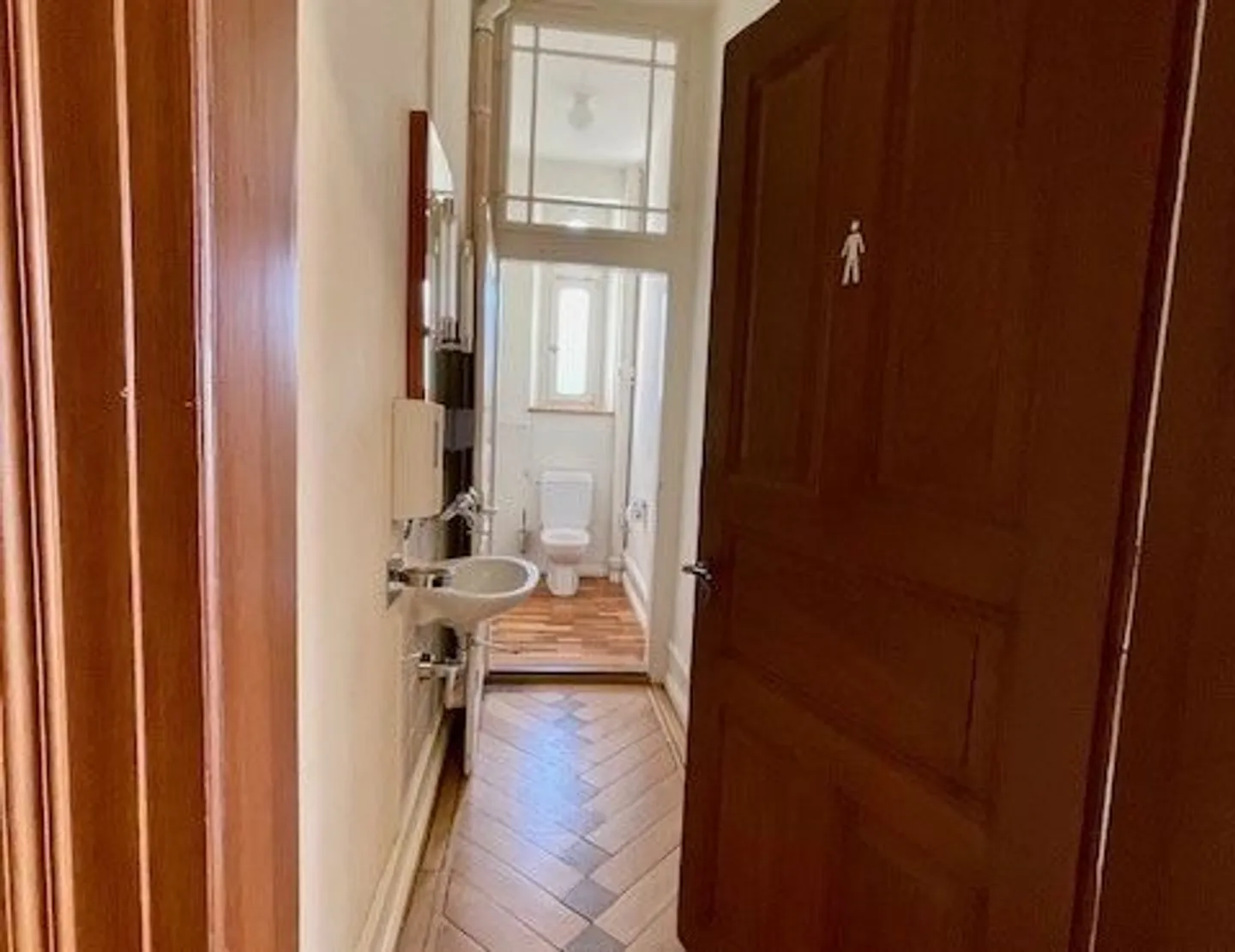 Villa storica rappresentativa con uffici completamente sviluppati - Foto 12 di 21