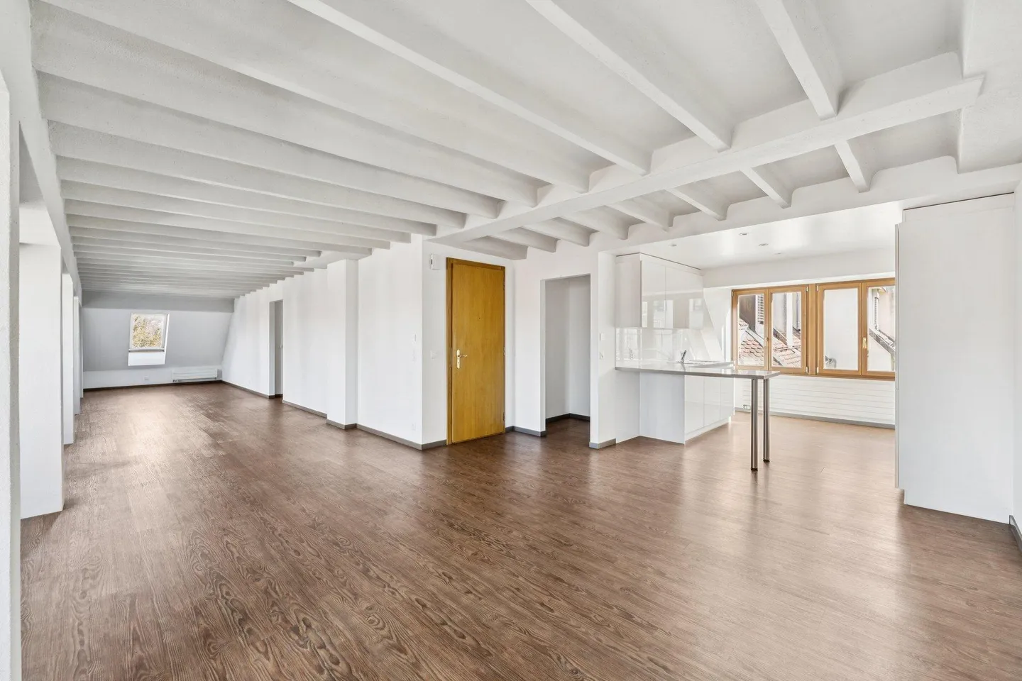 Spacious apartment, close to Lake Geneva and Parc La Grange - Photo 1 of 13