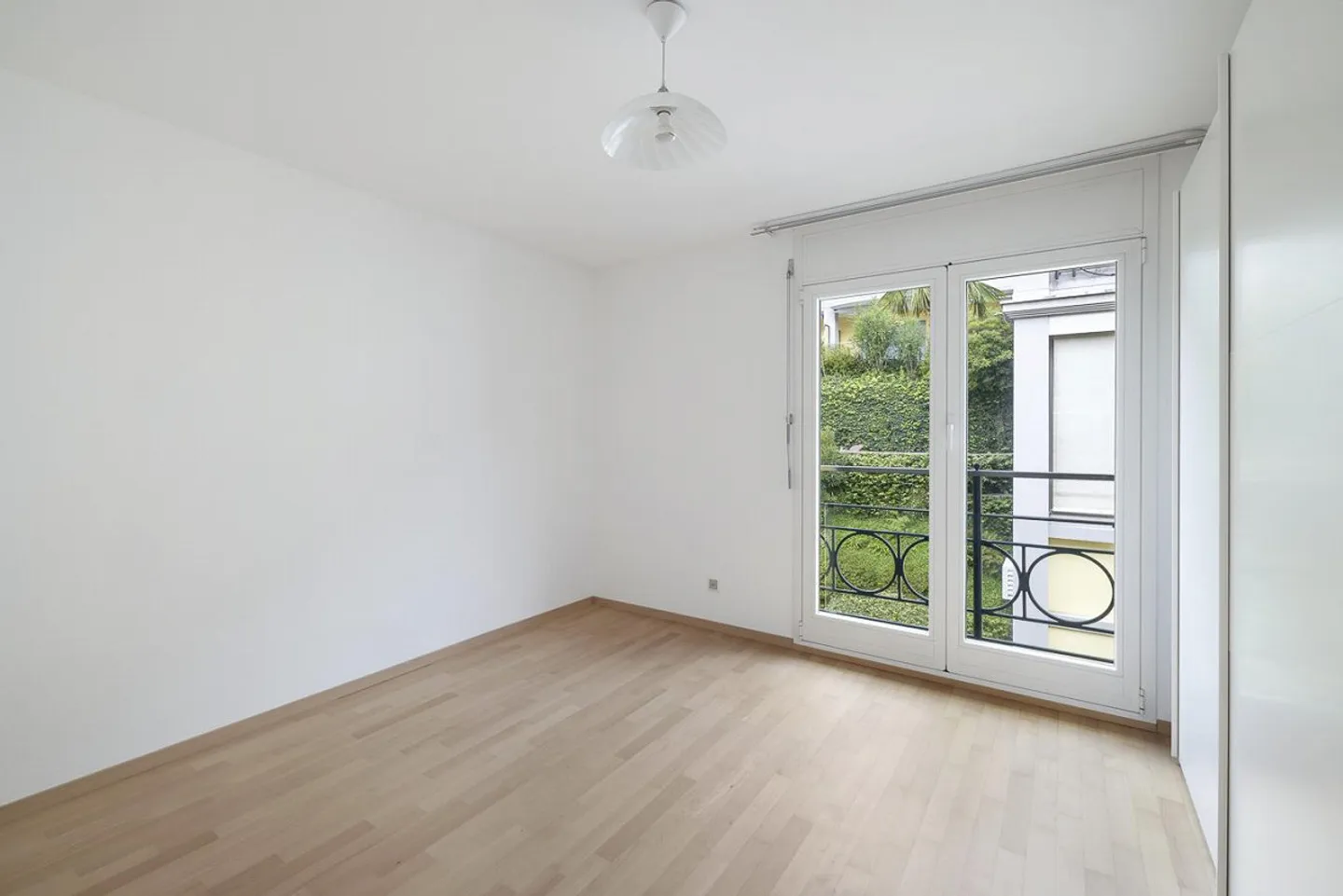 Spacious 4.5 Room Apartment with LAKE VIEW, Wellness Area, 2nd Residence - Photo 11 of 19