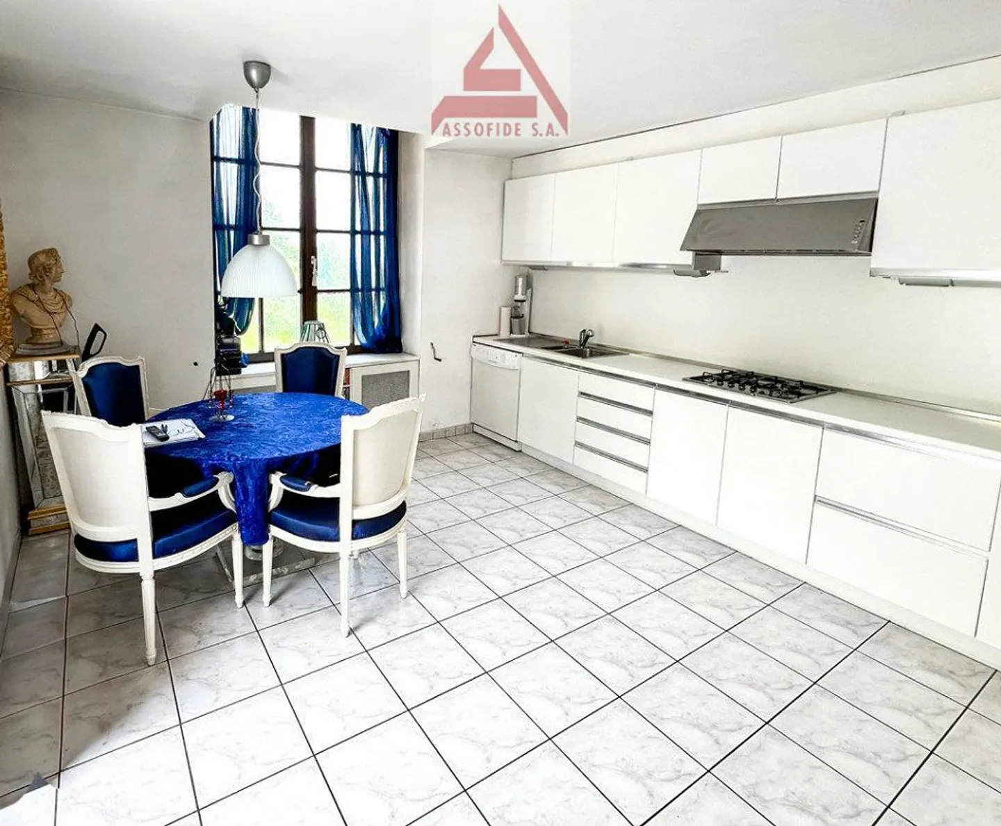 Maison avec 3 appartements - Photo 5 sur 8