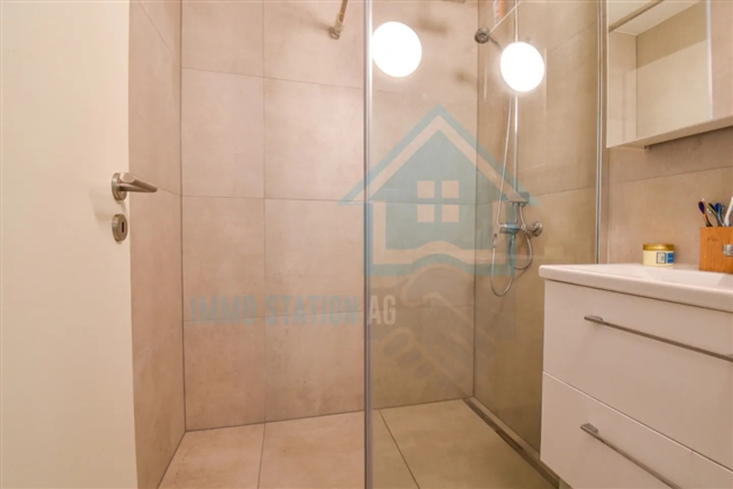 Appartamento ristrutturato di 4 stanze a Reinach AG – Ideale investimento - Foto 7 di 10