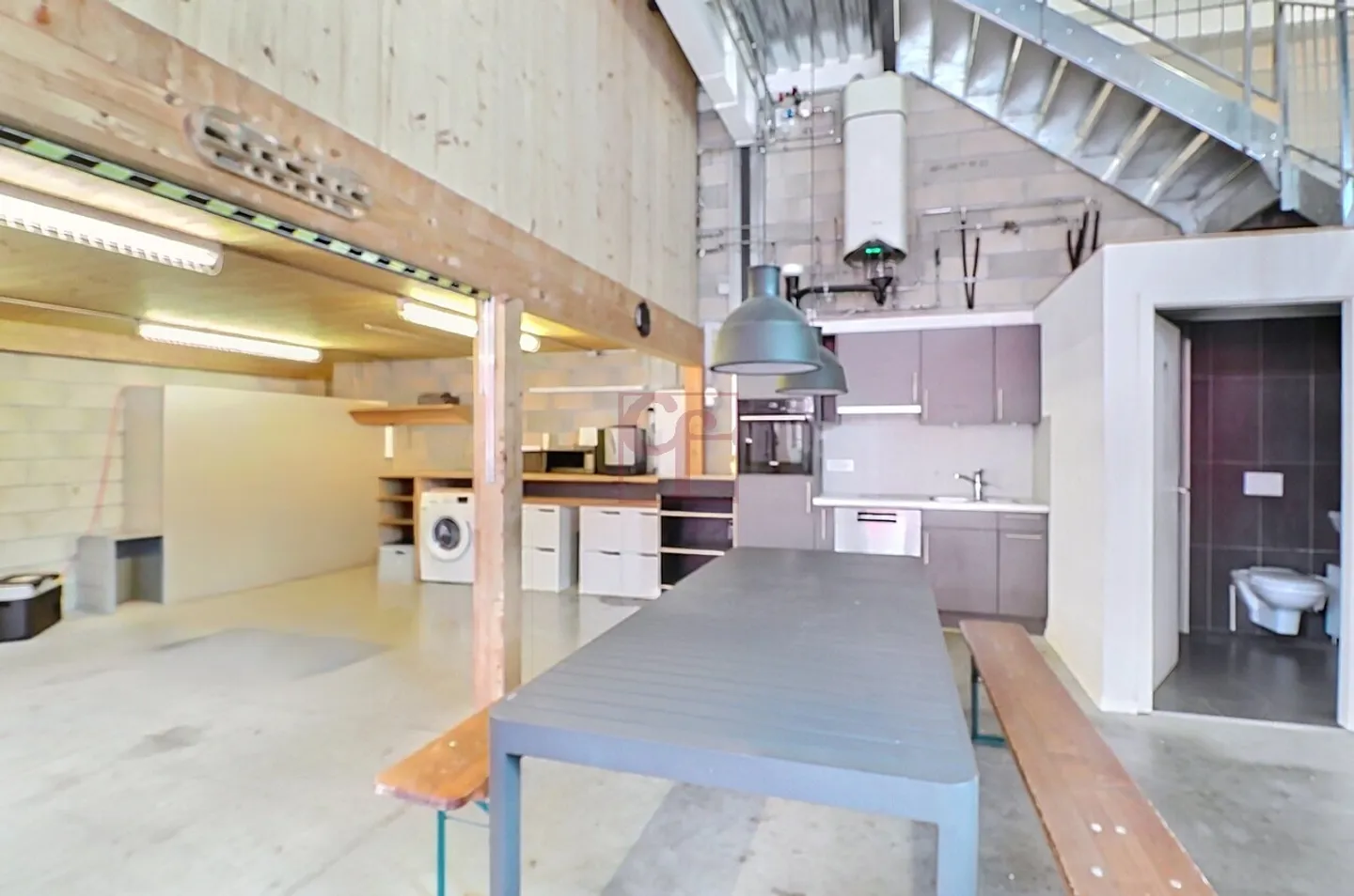 À louer – Local commercial (atelier, dépôt et bureau) de 400 m² - Foto 3 di 9