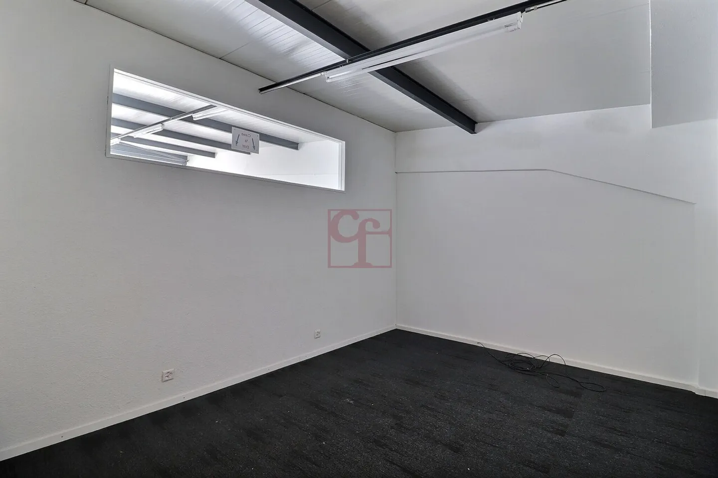 À louer – Local commercial (atelier, dépôt et bureau) de 400 m² - Foto 8 di 9