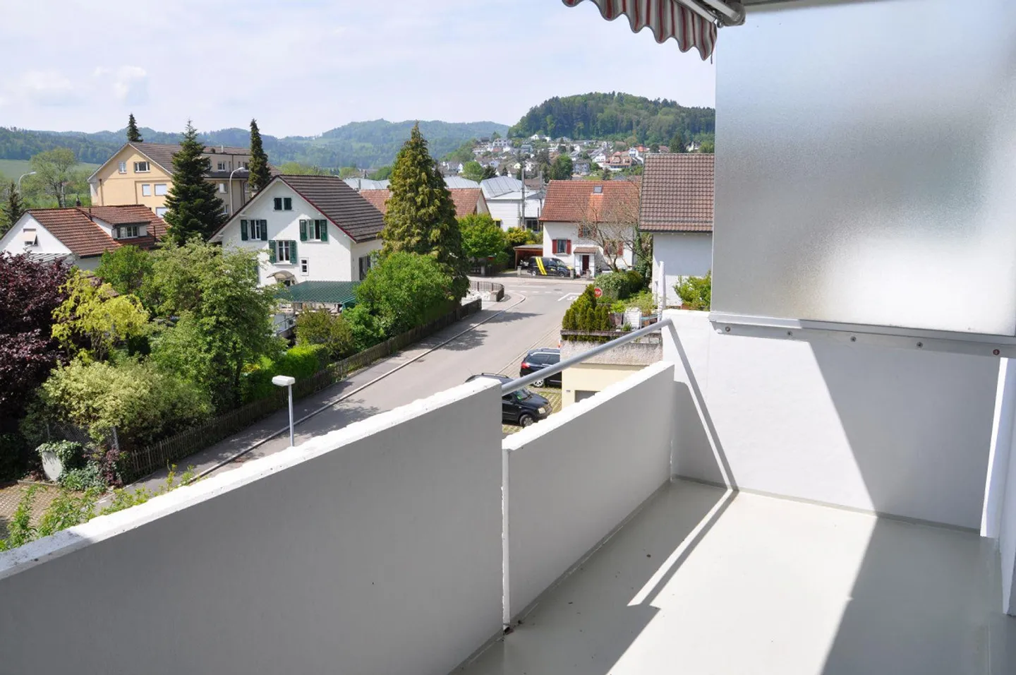 Beautiful bright quiet 3 1/2 room apartment on the 1st floor with balcony for rent - Photo 11 of 12