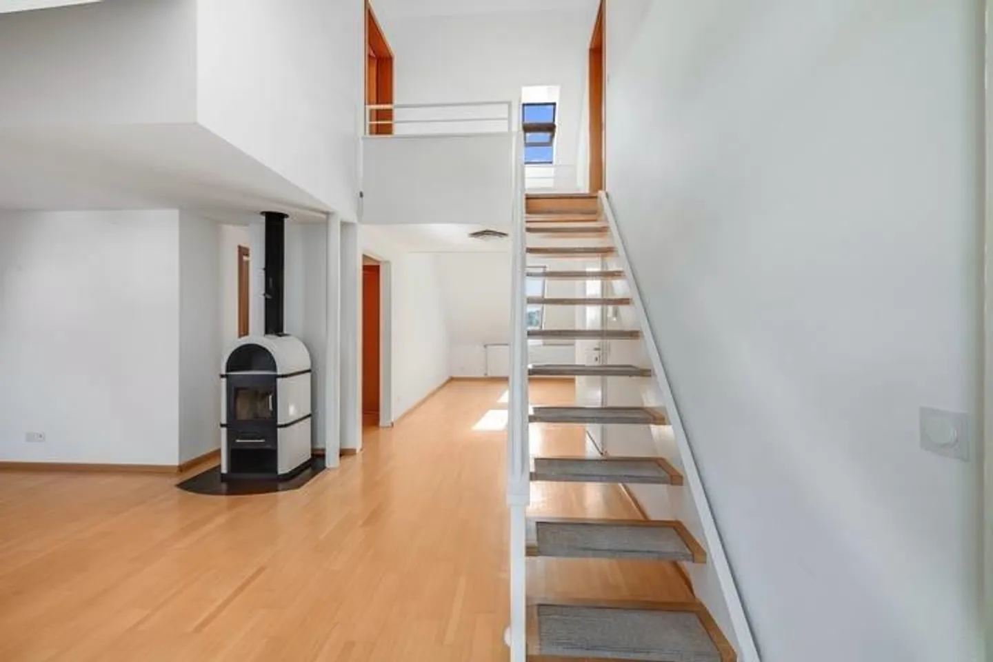 Duplex spacieux à Binningen - Photo 6 sur 9
