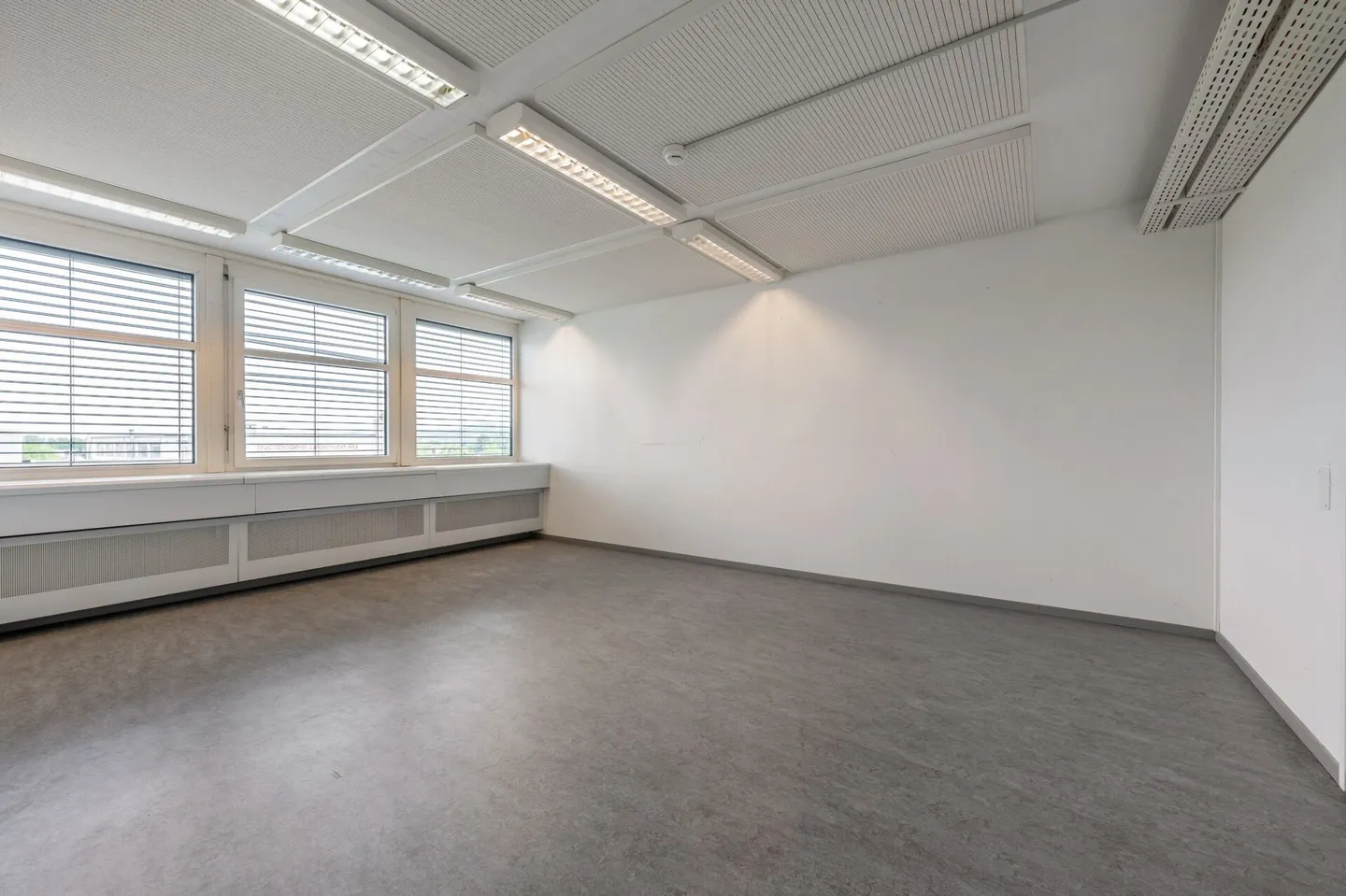 190 m² di spazio per uffici climatizzato a Reinach - da CHF 149.-/m² nel 1° anno - Foto 6 di 9