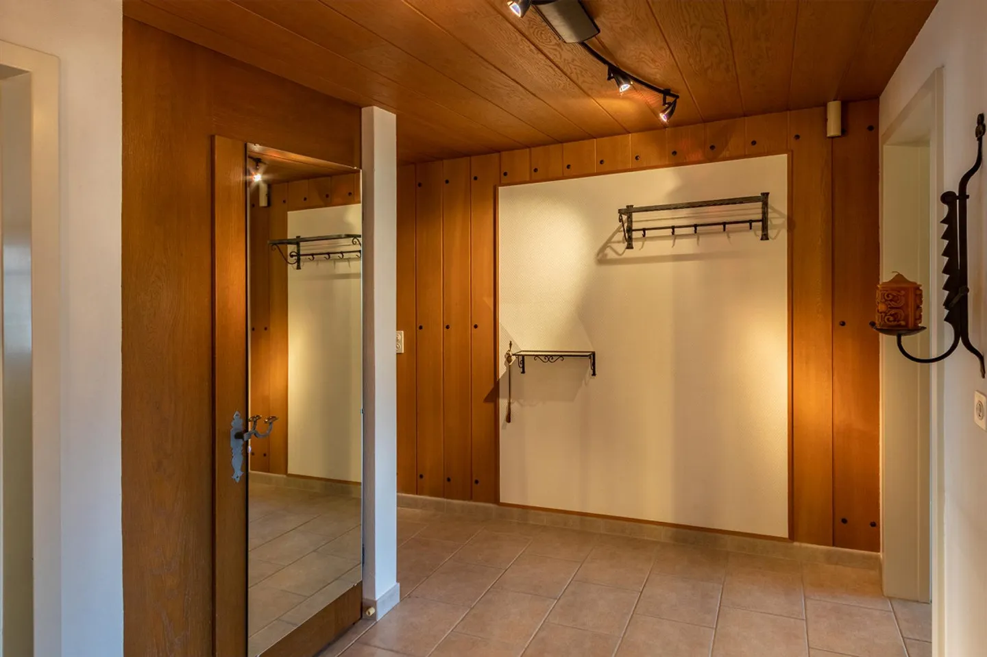 Historical 3½-Room Garden Apartment in the Courtyard House of Schloss Klingelburg - Photo 8 of 12