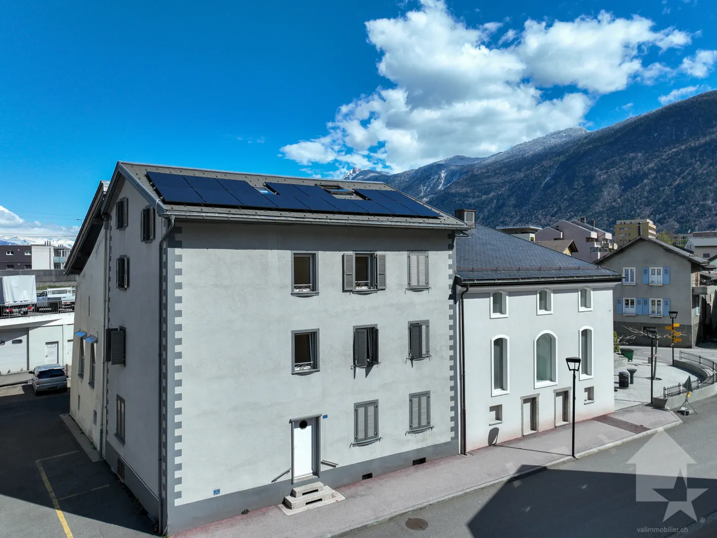 Immeuble de rendement à Martigny - Photo 1 sur 12
