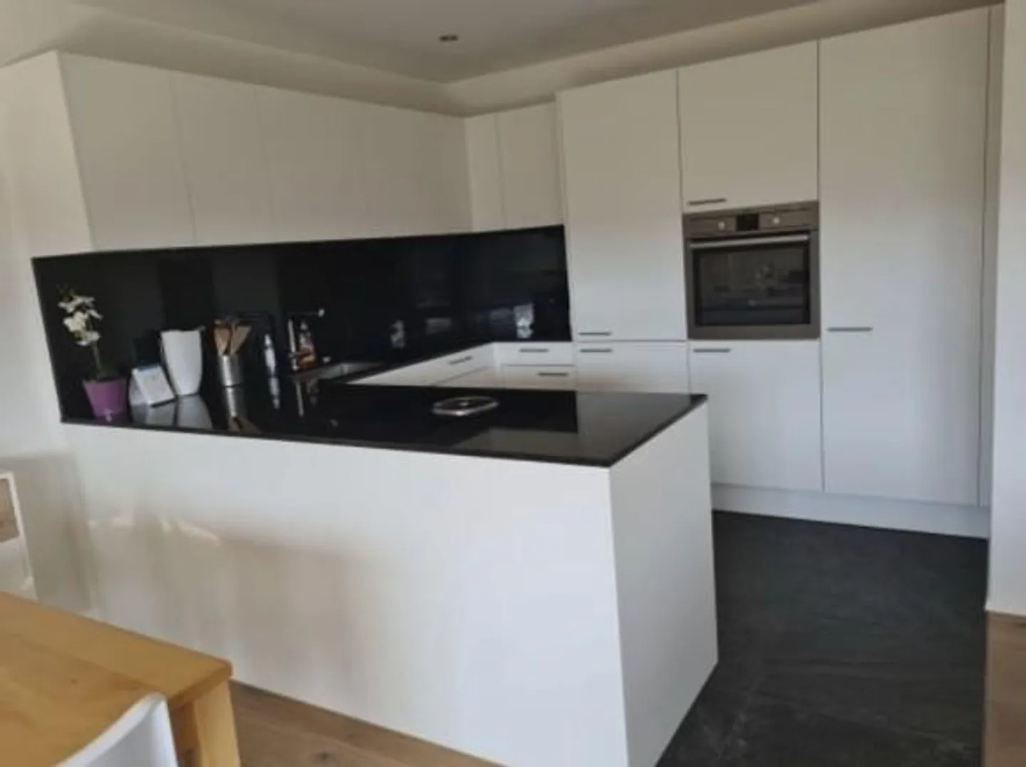 Modern Apartment in Quiet Area - Photo 3 of 7