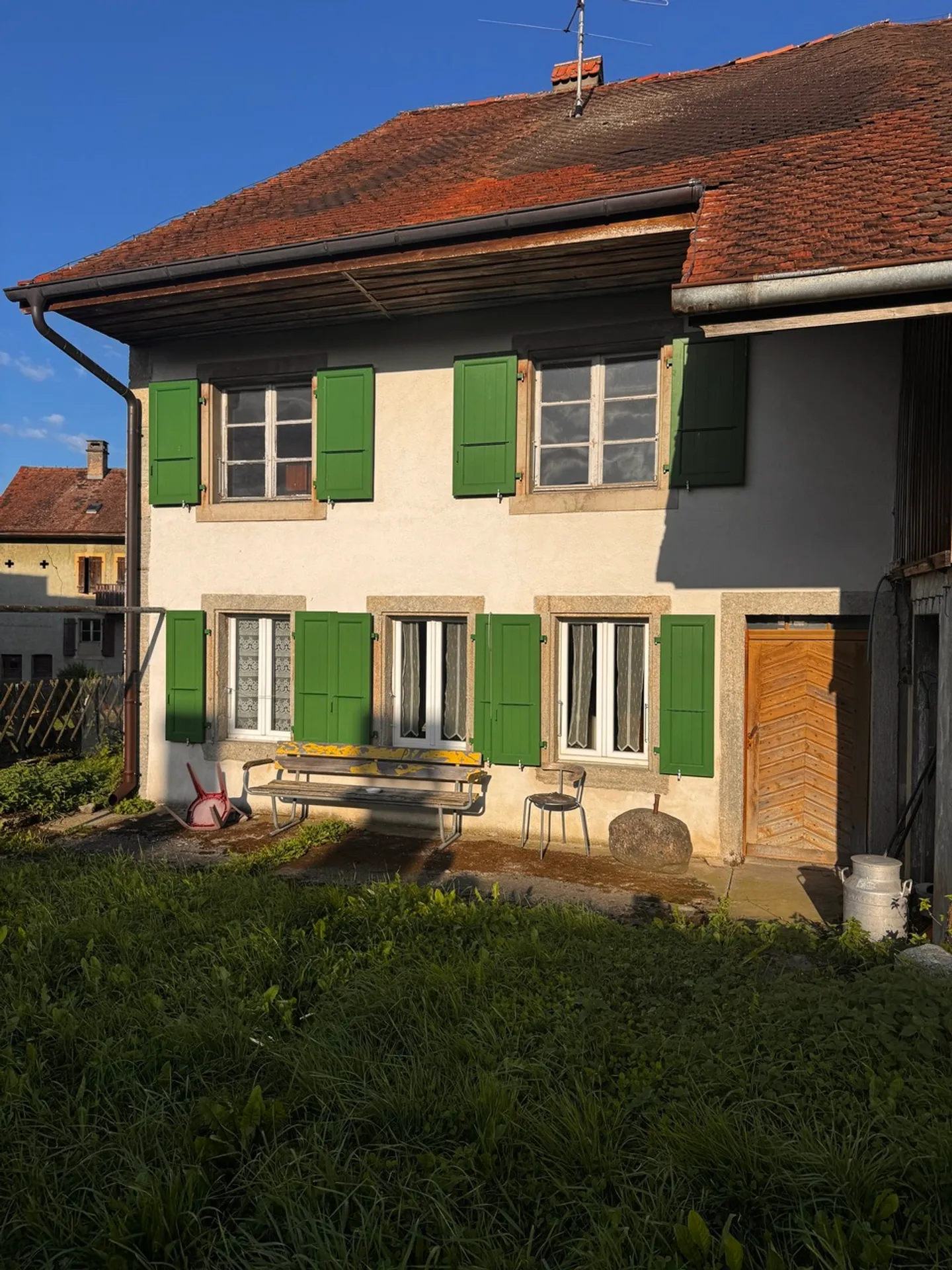 Grandcour, for sale, village house to renovate, great potential! - Photo 2 of 8