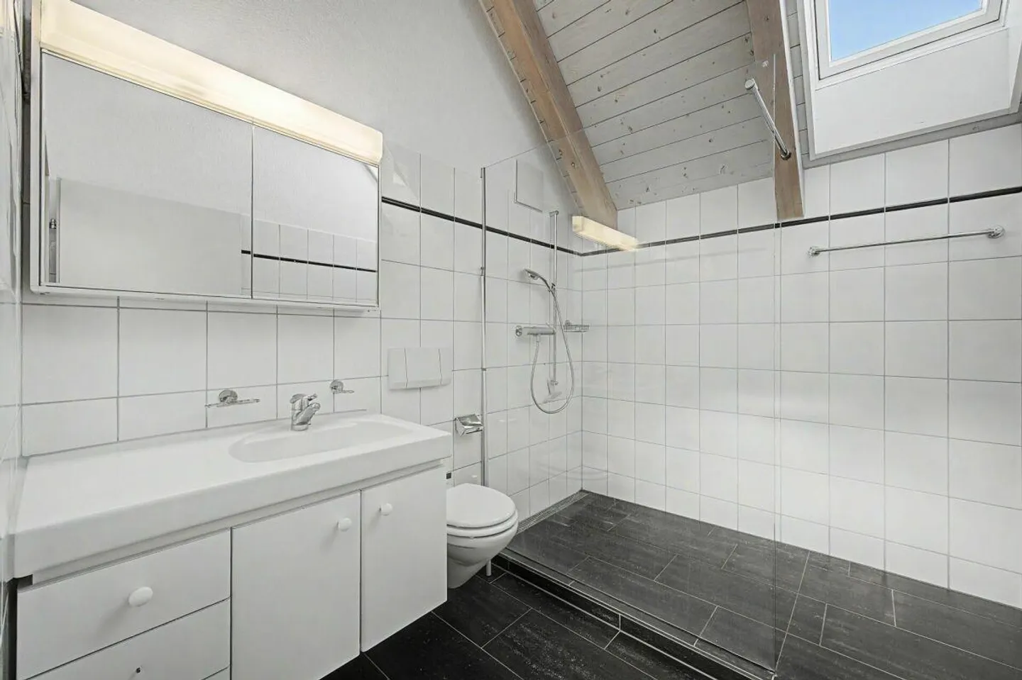 Appartement 2.5 pièces confortable dans un environnement verdoyant - Photo 7 sur 12