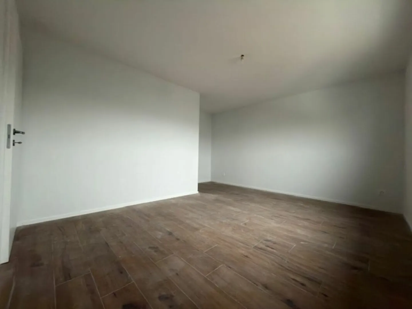 Modernes 5.5-Zimmer Appartement - Foto 8 von 14