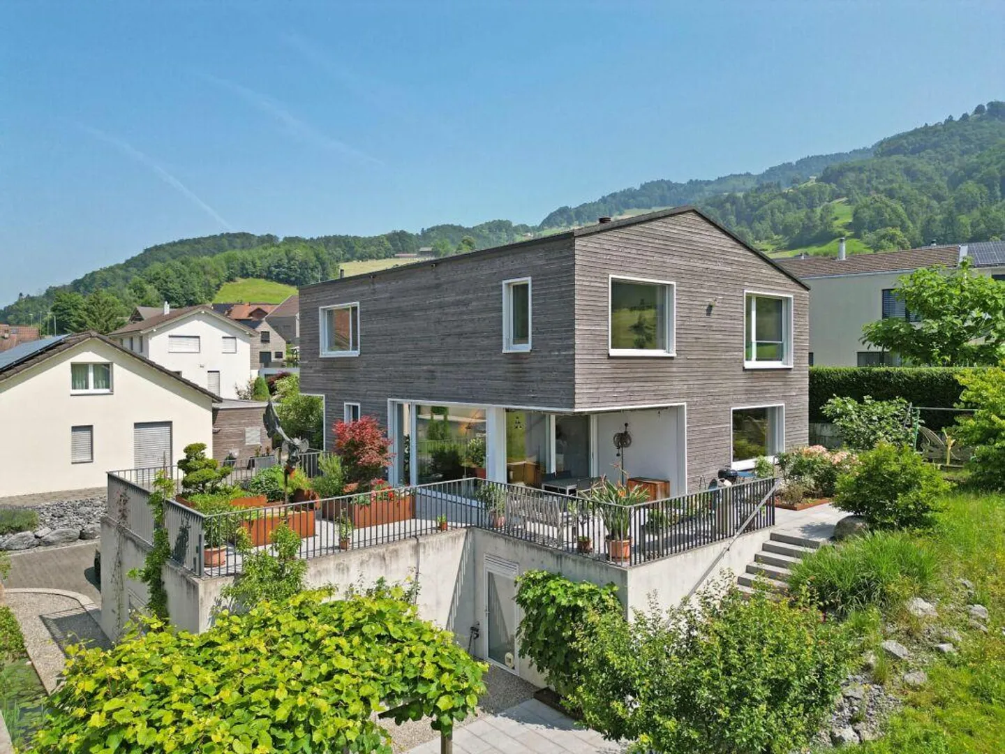 Unique living experience with a view in Maseltrangen - Photo 2 of 10