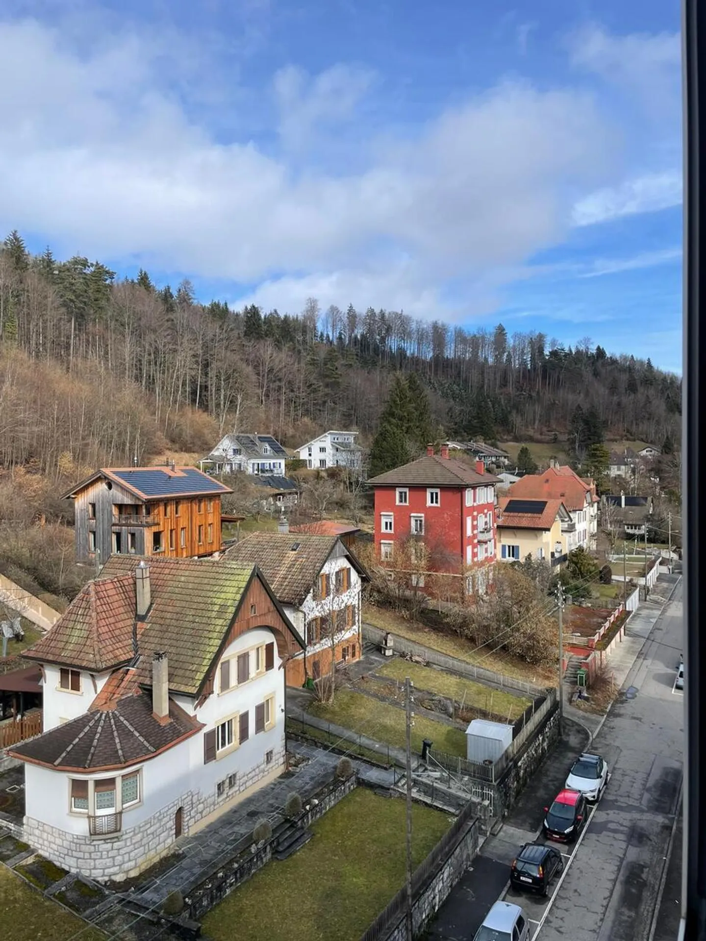 Très ensoleillé appartement avec vue dégagée sur la vallée - Photo 2 sur 20