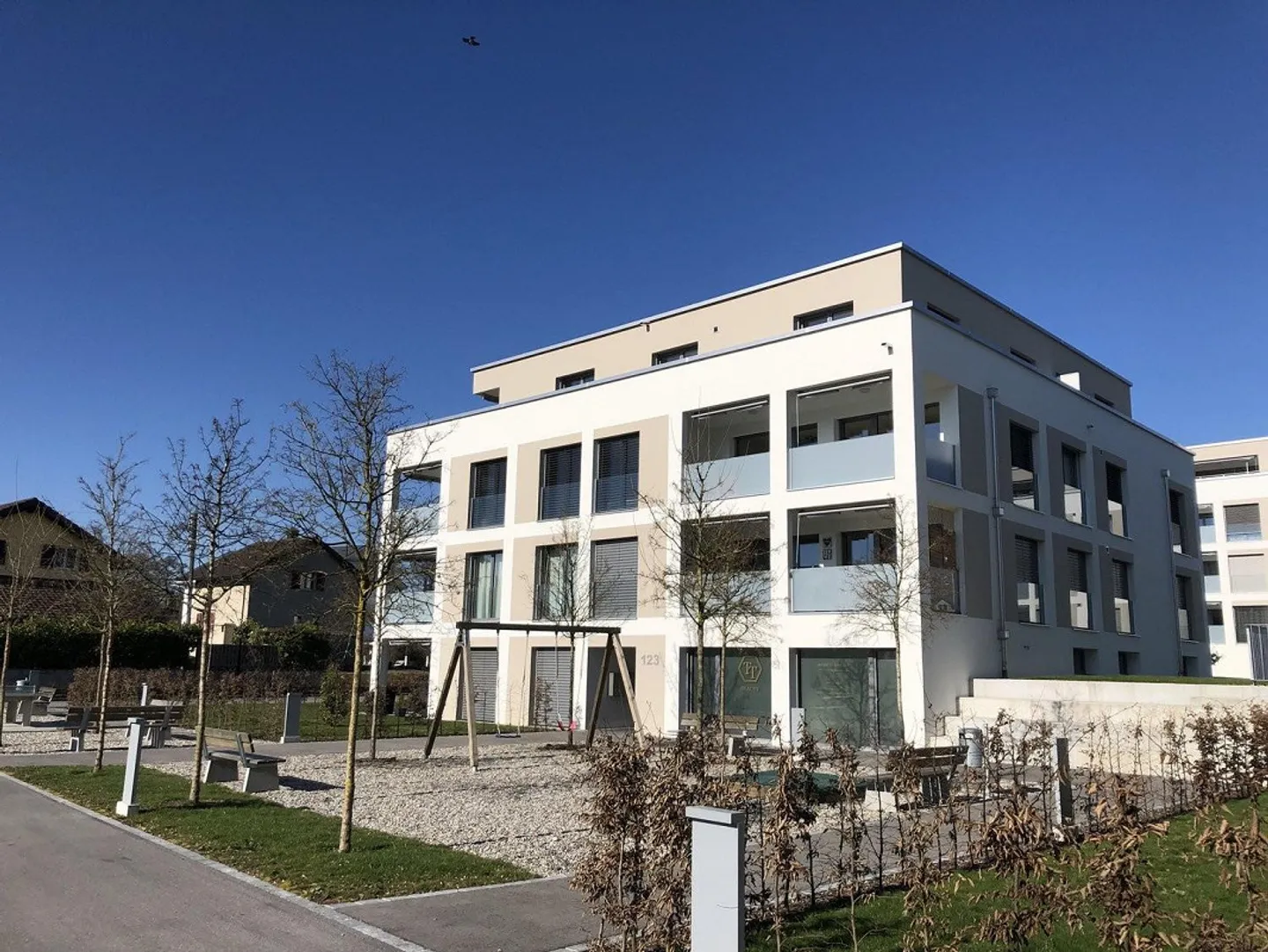 Moderne 2.5-Zimmerwohnung in Recherswil - Foto 1 von 12
