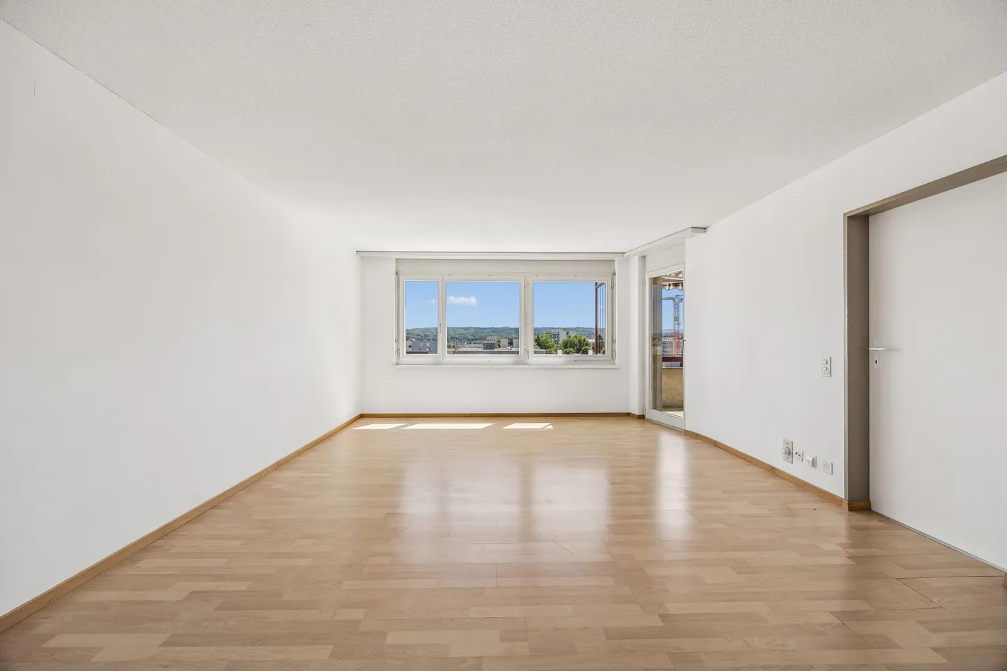 Family-friendly 4.5-room apartment in a quiet location - Photo 2 of 13