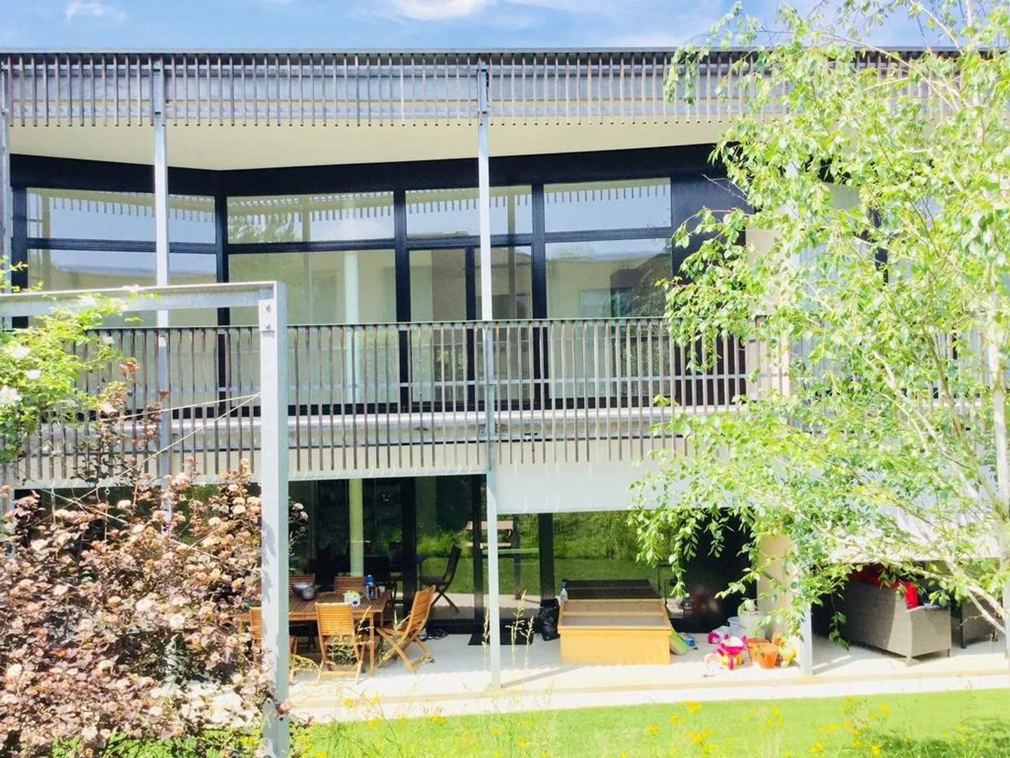 Geräumige moderne Wohnung im Grünen - Foto 1 von 10