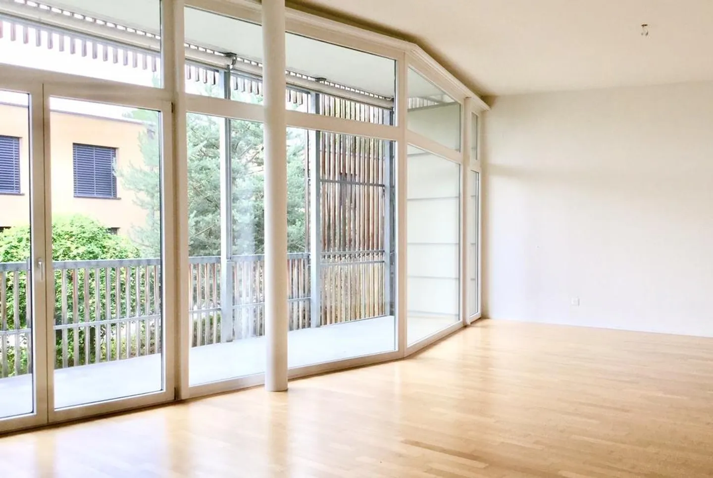 Geräumige moderne Wohnung im Grünen - Foto 5 von 10