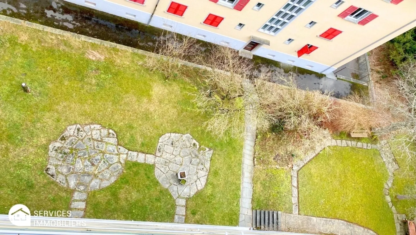 Très ensoleillé appartement avec vue dégagée sur la vallée - Photo 19 sur 20