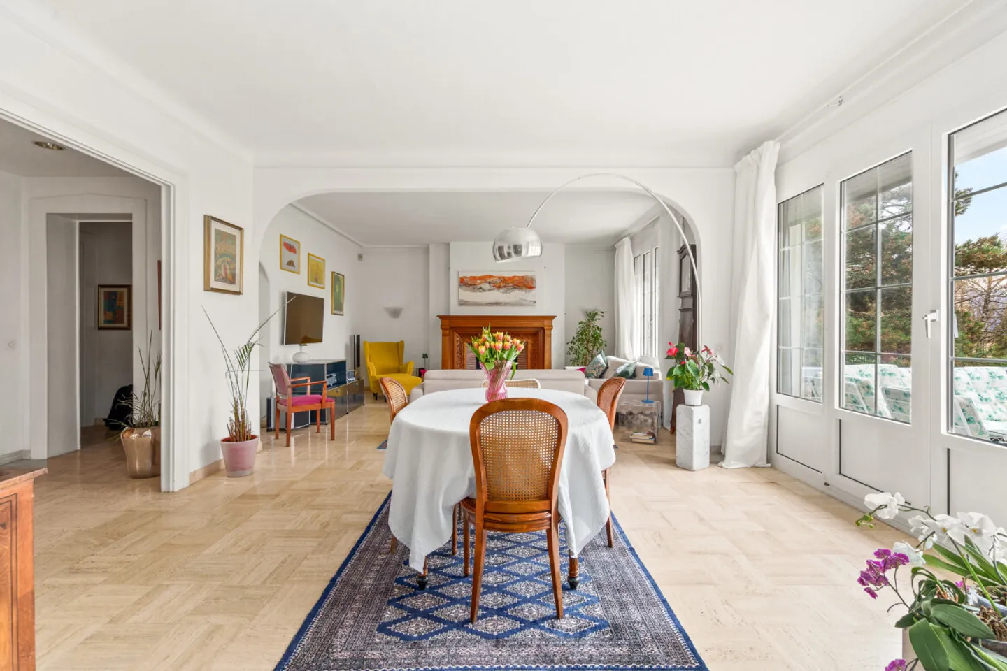 Manor House to Reinvent in a Privileged Setting - Photo 4 of 11