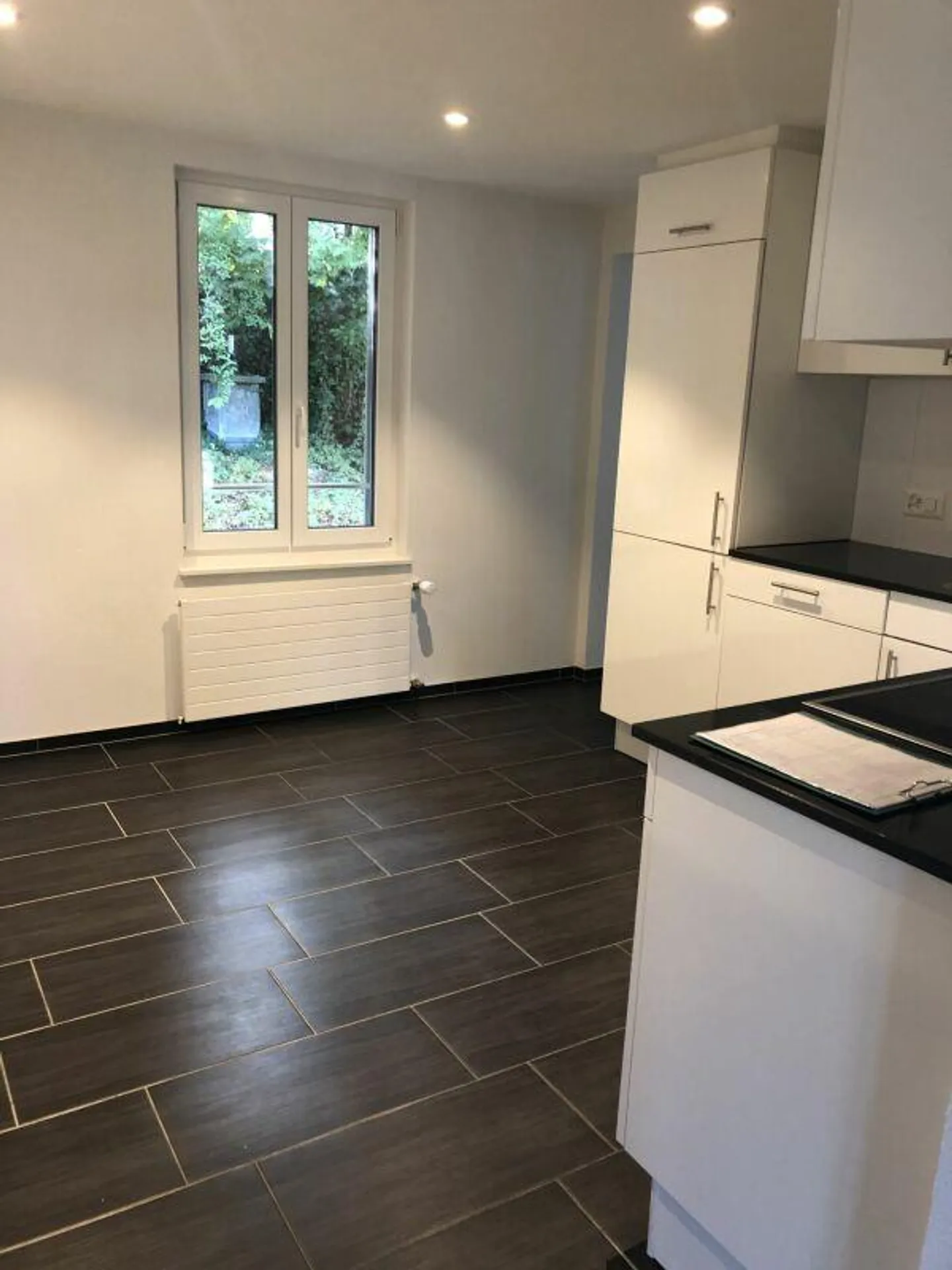 Great 2.5 Room Apartment with Private Patio - Photo 2 of 14