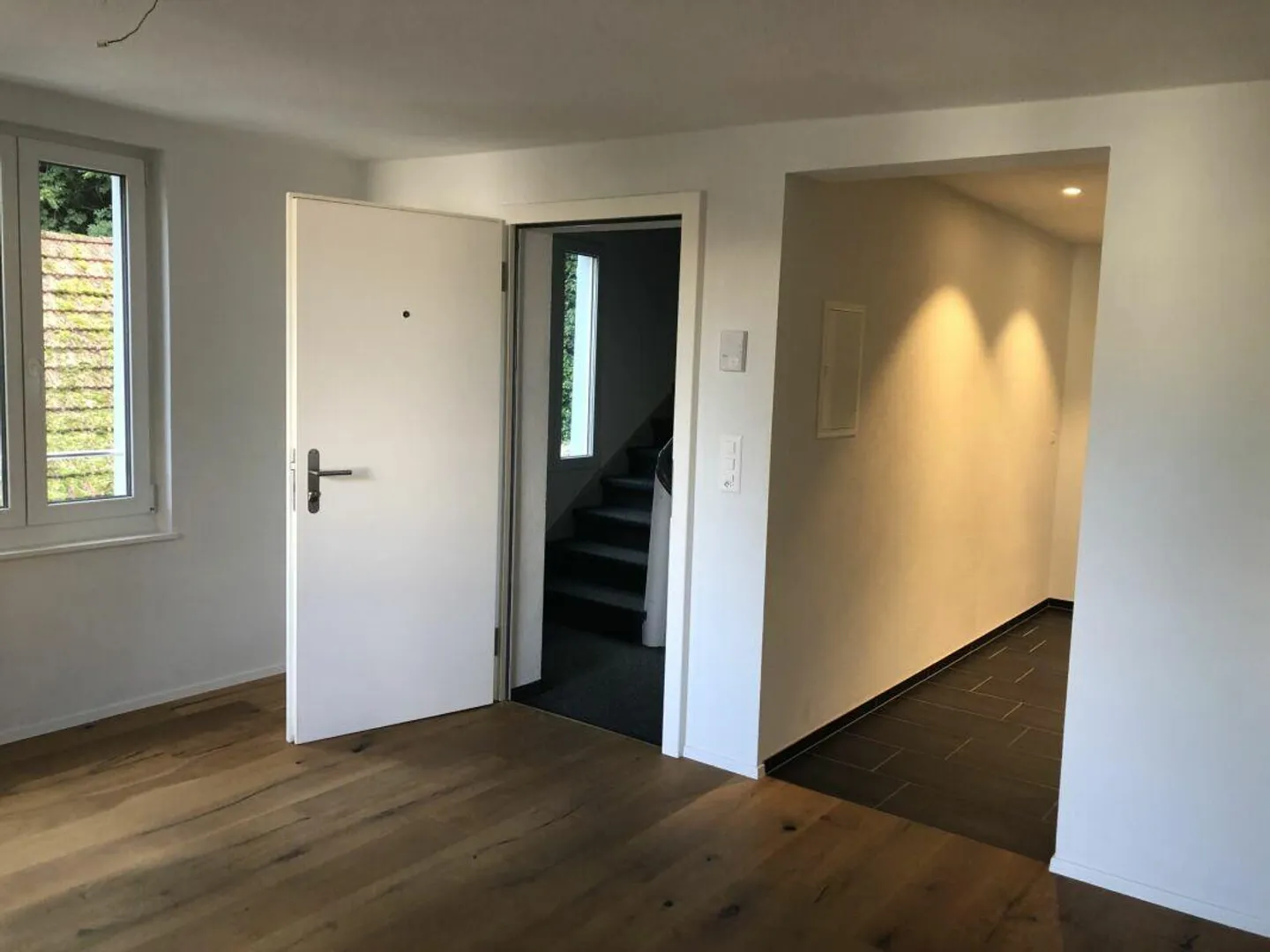 Great 2.5 Room Apartment with Private Patio - Photo 4 of 14