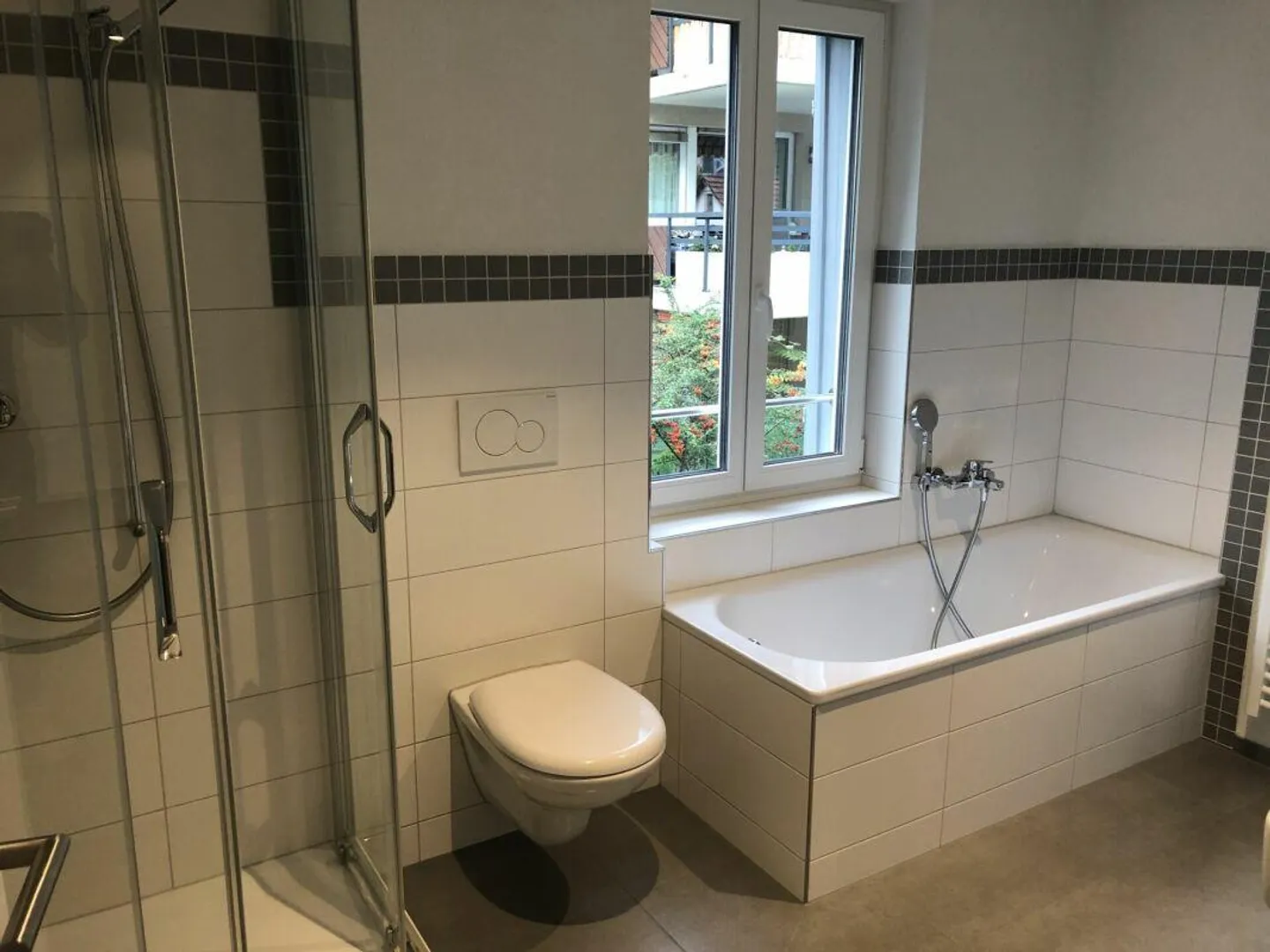 Great 2.5 Room Apartment with Private Patio - Photo 10 of 14